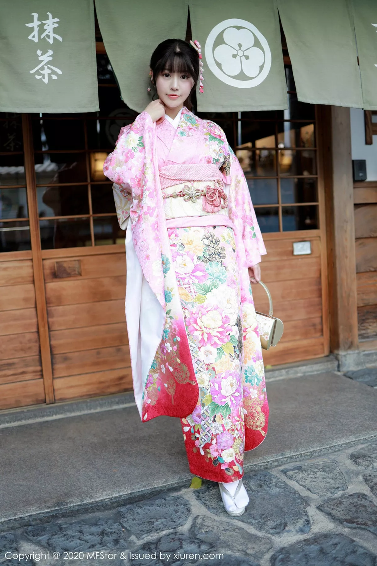 秀人集.com_[MFStar模范学院]Vol.254_女神朱可儿Flower日本旅拍绚丽和服真空秀豪乳诱惑写真75P