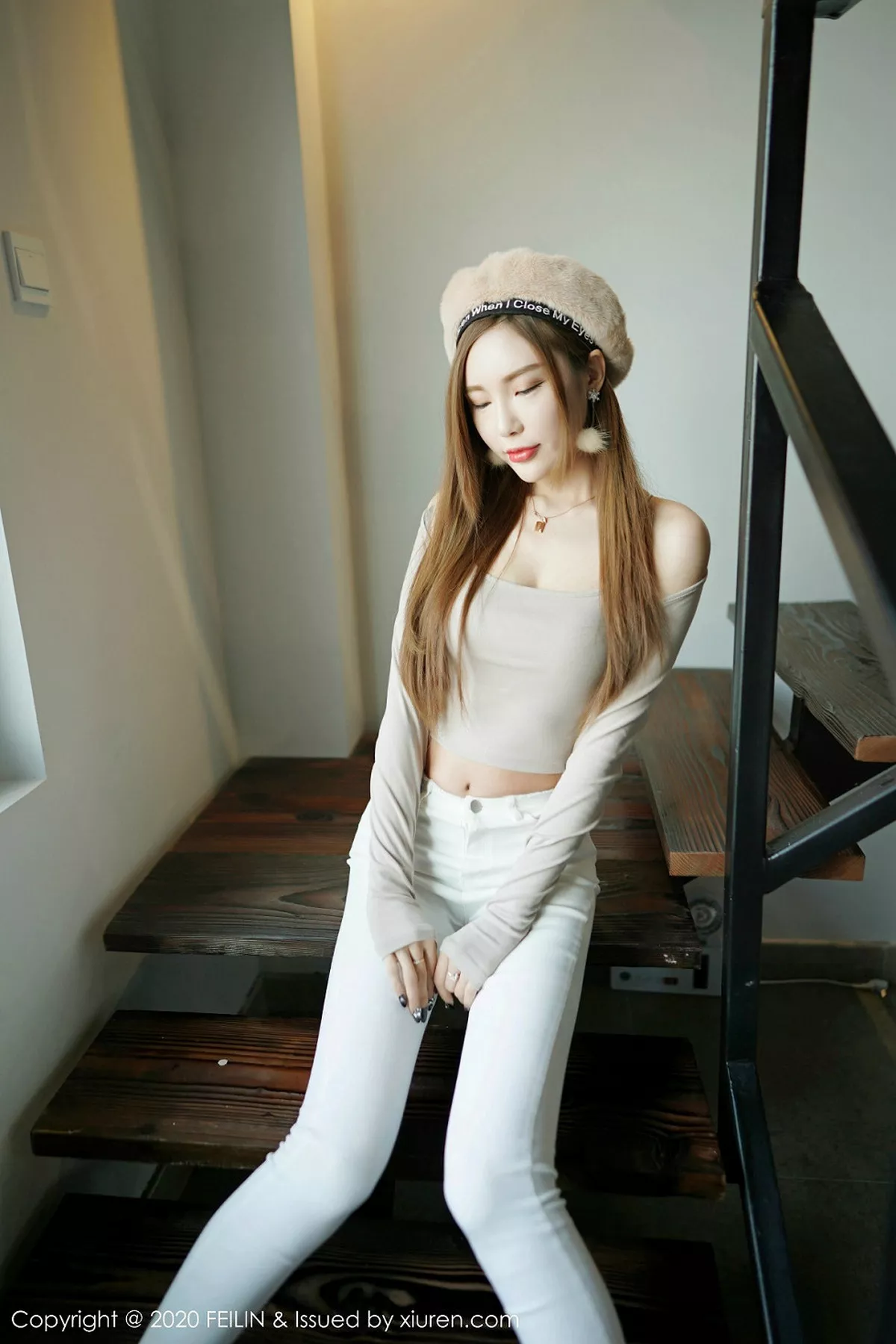 秀人集.com_[FeiLin嗲囡囡]Vol.223_嫩模梦小楠私房床上蕾丝吊袜内衣秀火辣身材诱惑写真49P