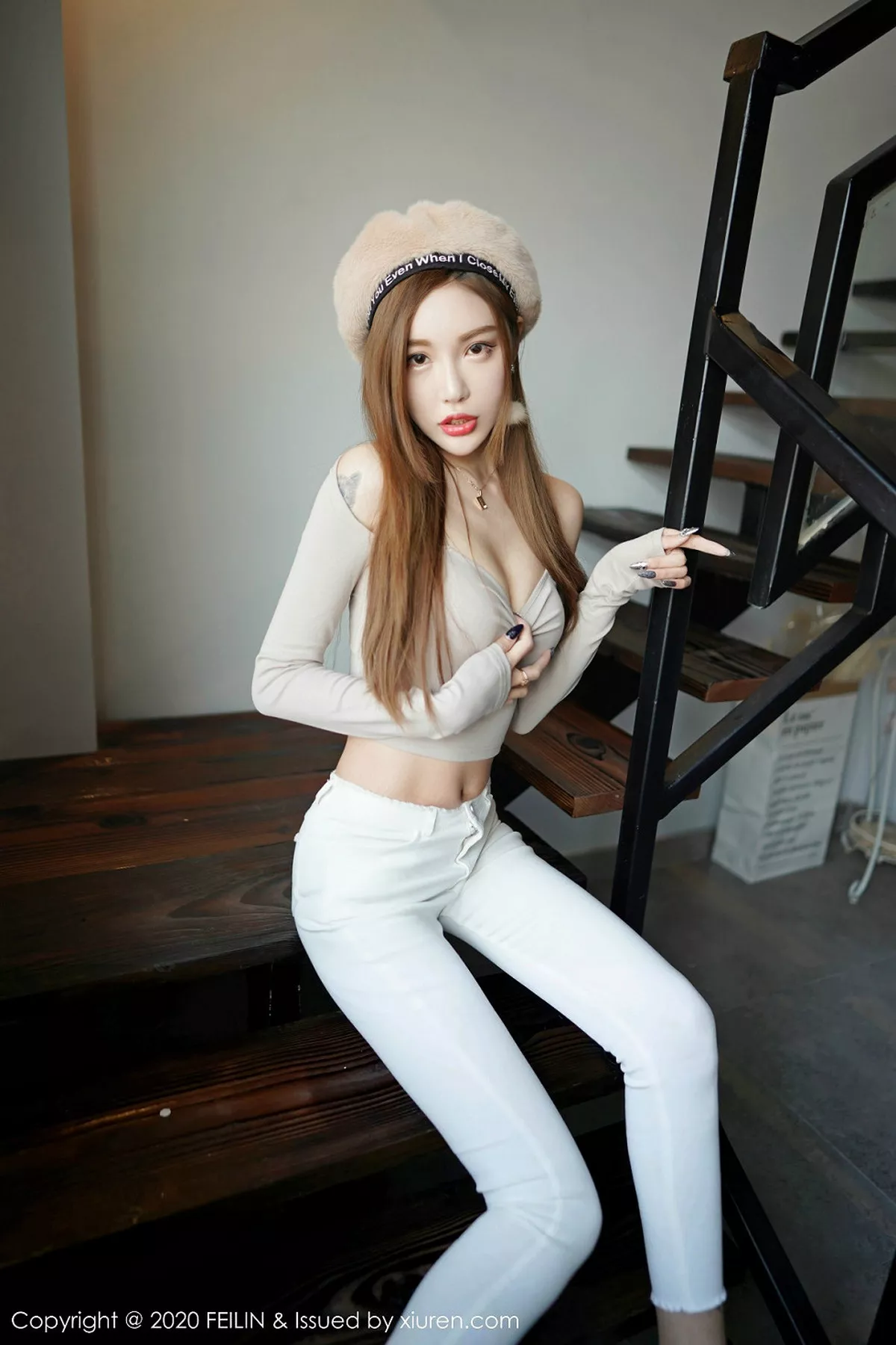 秀人集.com_[FeiLin嗲囡囡]Vol.223_嫩模梦小楠私房床上蕾丝吊袜内衣秀火辣身材诱惑写真49P