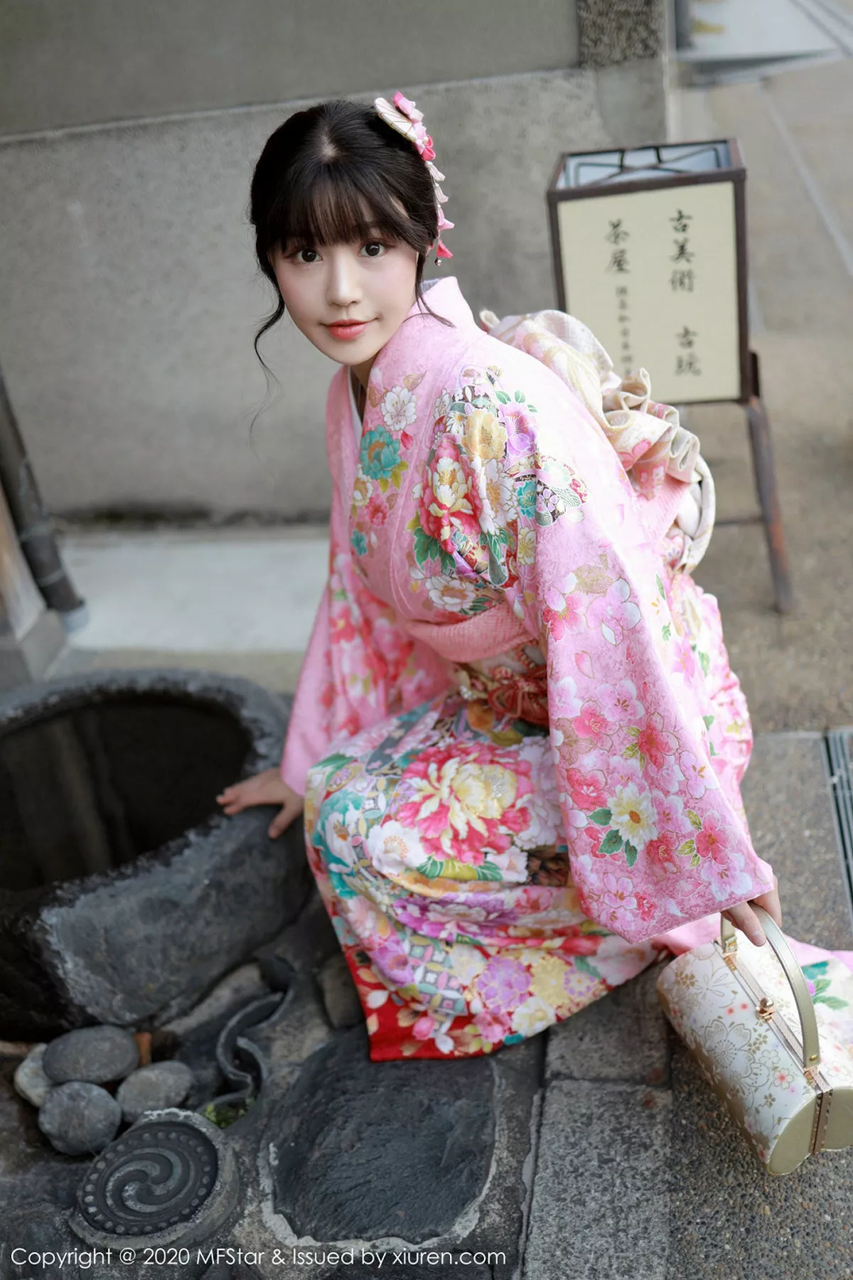 秀人集.com_[MFStar模范学院]Vol.254_女神朱可儿Flower日本旅拍绚丽和服真空秀豪乳诱惑写真75P