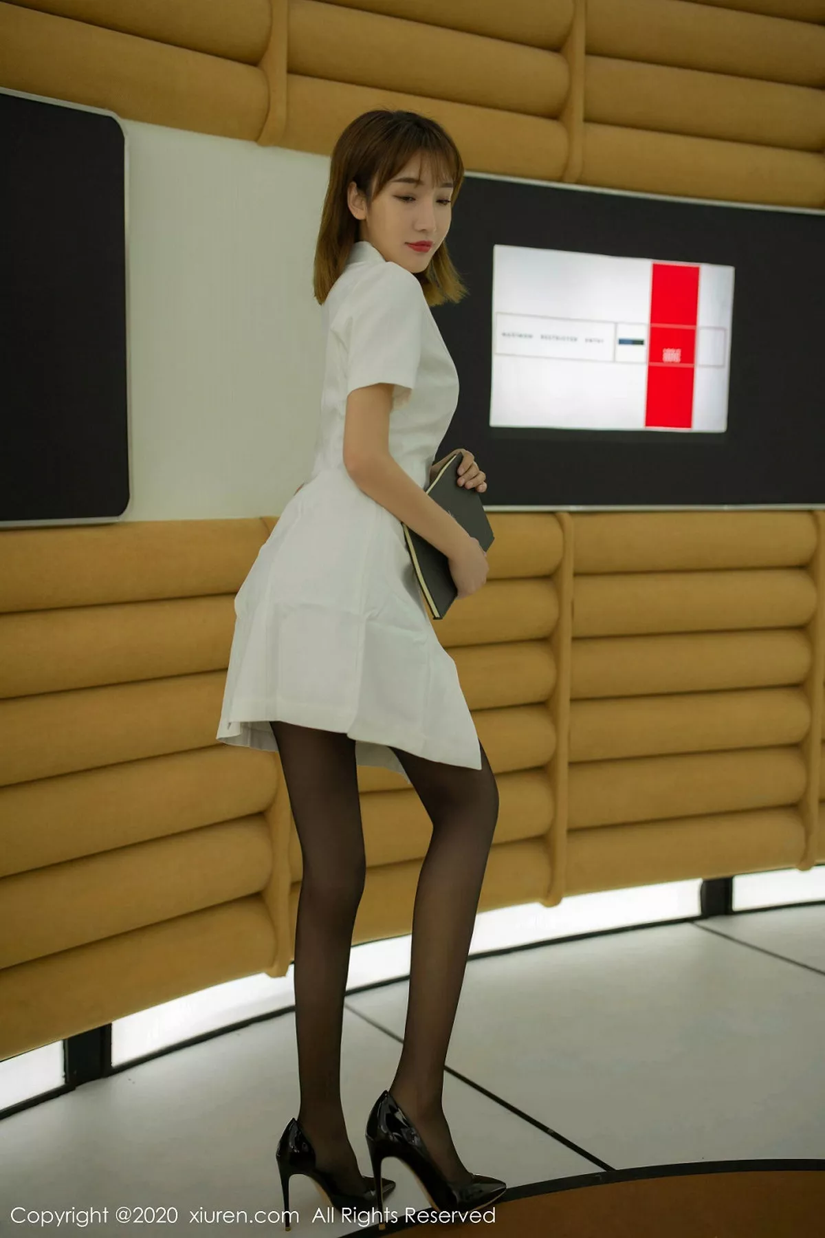 秀人集.com_[XiuRen秀人网]No.1931_嫩模陆萱萱实验室主题职场白衬衫配魅惑黑丝完美诱惑写真56P