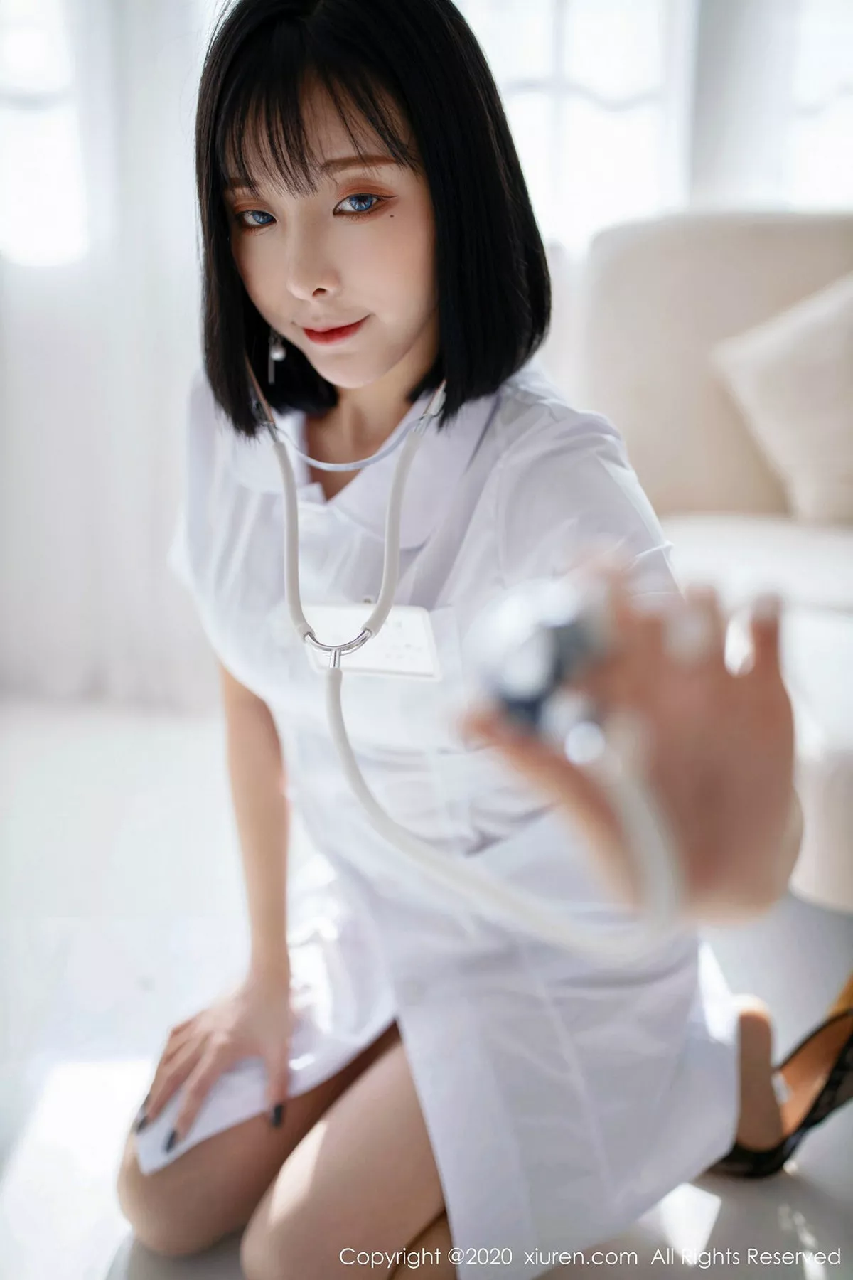 秀人集.com_[XiuRen秀人网]No.1947_嫩模陈小喵私房白衣小护士性感无内肉丝秀翘臀撩人诱惑写真60P