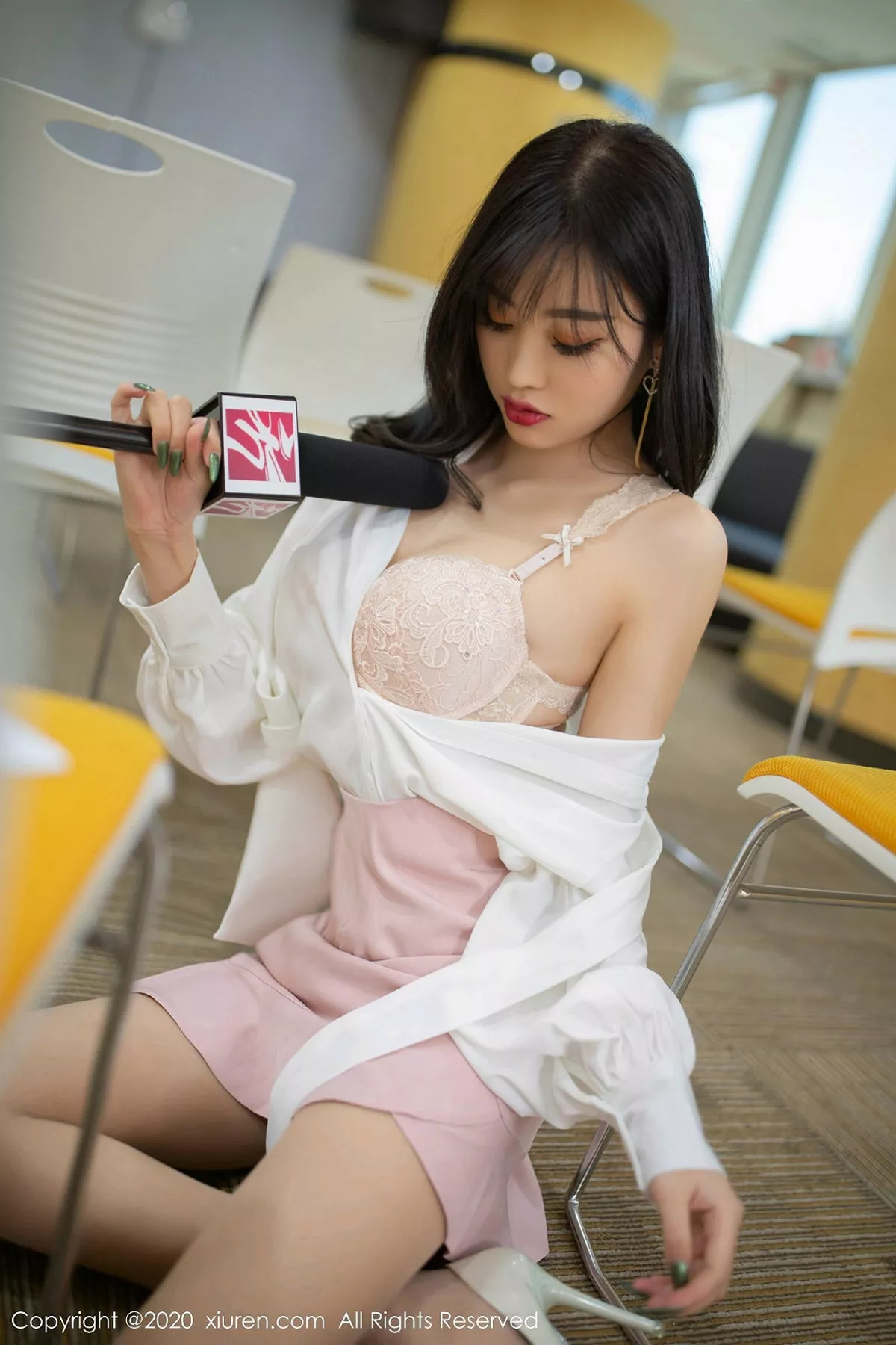 秀人集.com_[XiuRen秀人网]No.1955_女神杨晨晨sugar女记者主题粉色内衣配肉丝袜惹火诱惑写真67P