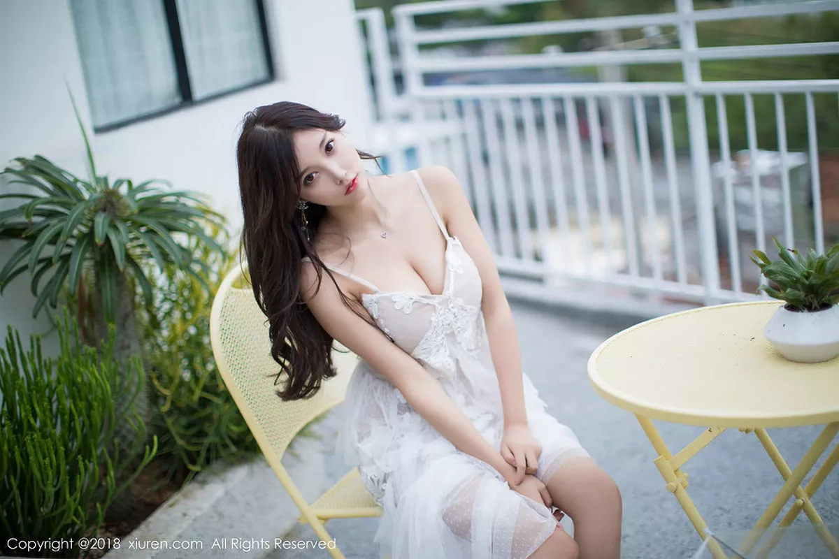 秀人集.com_[XiuRen秀人网]No.1296_女神杨晨晨sugar元旦特辑纯白吊带新娘连身裙甜美写真68P