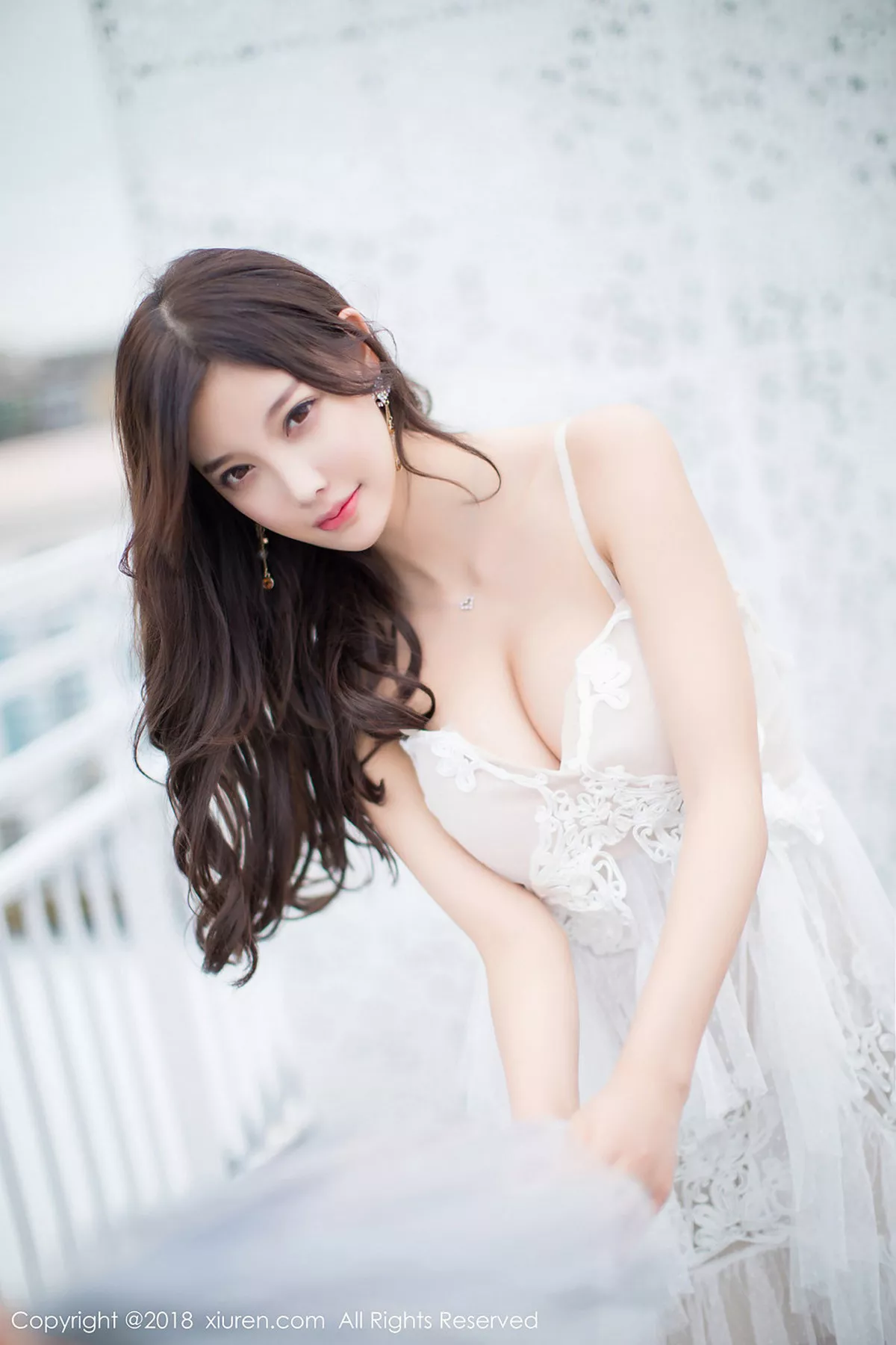 秀人集.com_[XiuRen秀人网]No.1296_女神杨晨晨sugar元旦特辑纯白吊带新娘连身裙甜美写真68P