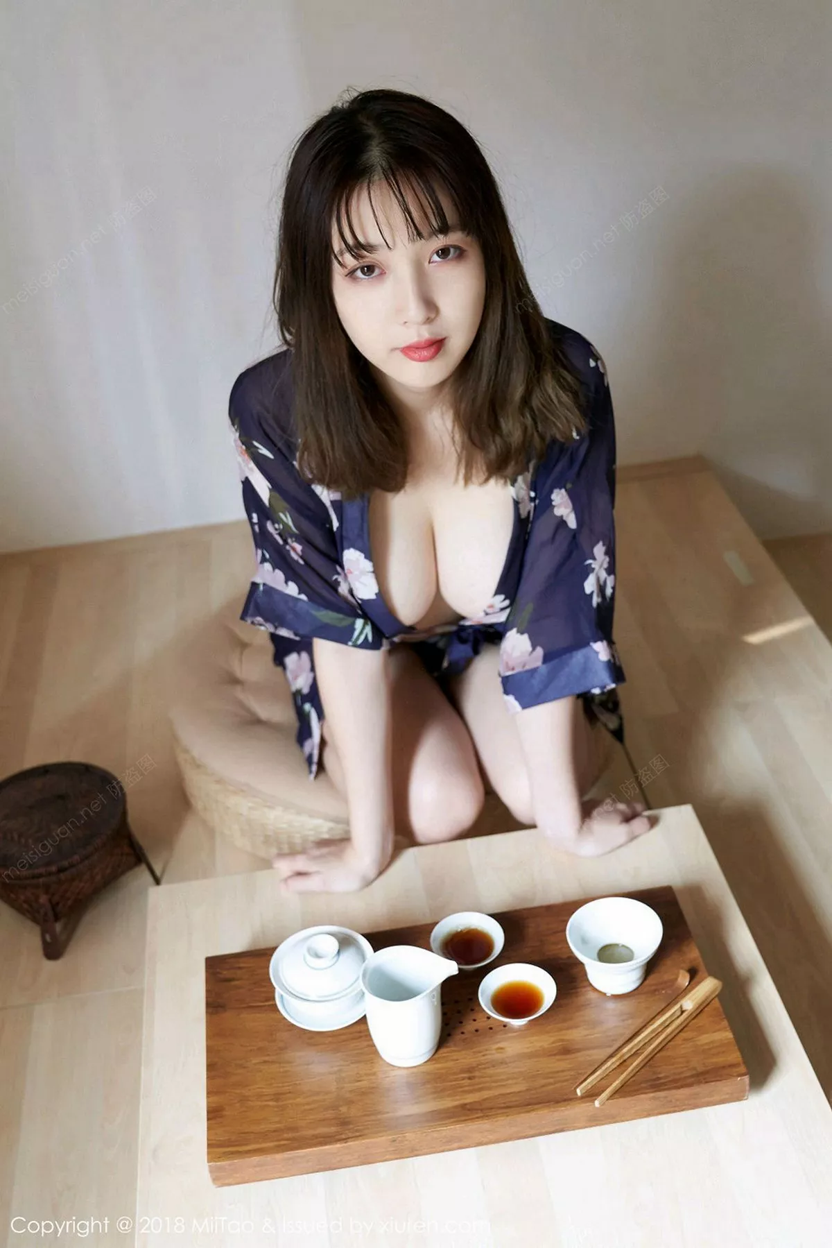 秀人集.com_[MiiTao蜜桃社]Vol.121_嫩模美绪私房真空开背毛衣露豪乳翘臀大尺度撩人诱惑写真92P
