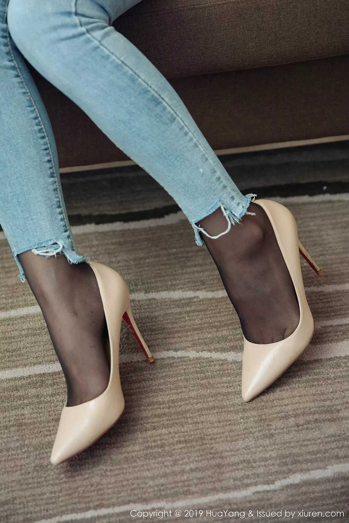 秀人集.com_[HuaYang花漾]Vol.110_女神周于希Sandy私房粉色情趣内衣半脱露丰乳肥臀极致诱惑写真41P