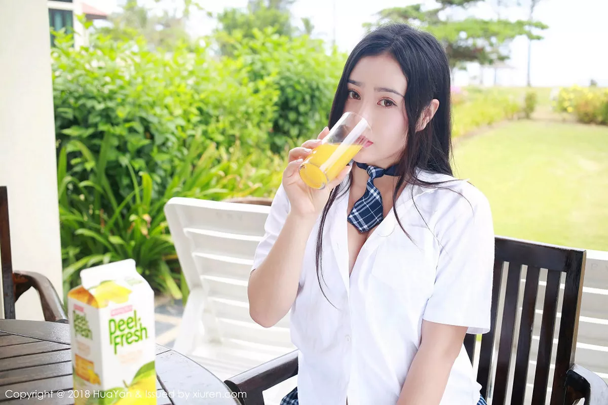 秀人集.com_[HuaYan花の颜]Vol.060_嫩模Manuela玛鲁娜沙巴旅拍粉色高叉连体衣秀翘臀诱惑写真34P