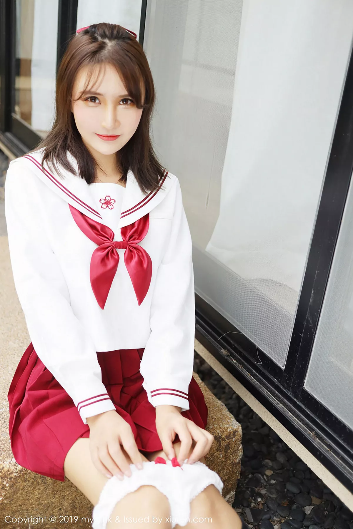 秀人集.com_[MyGirl美媛馆]Vol.341_女神SOLO-尹菲日本旅拍户外红色学生制服清爽迷人写真44P