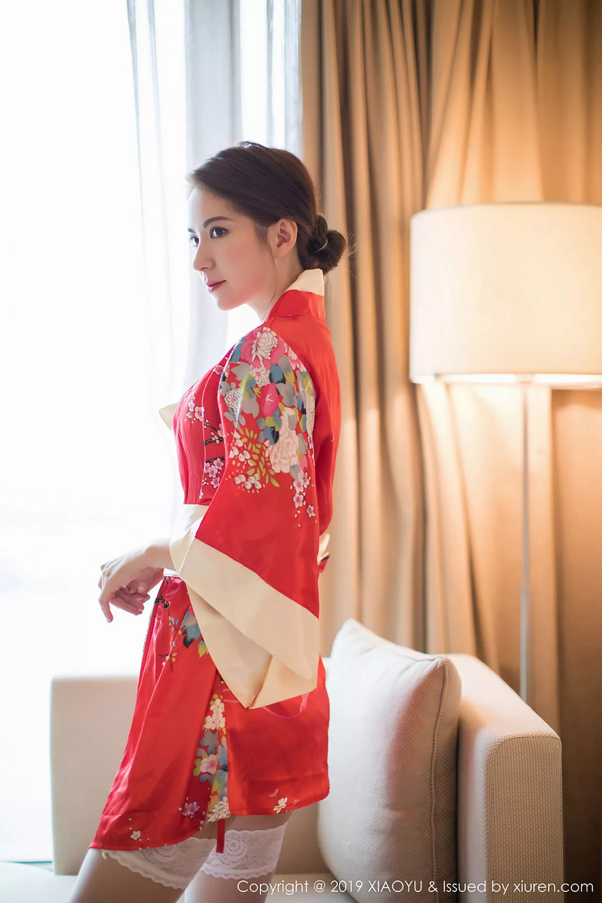 秀人集.com_[XiaoYu画语界]Vol.014_女神Carry私房性感红色和服配白色蕾丝袜妩媚诱惑写真53P