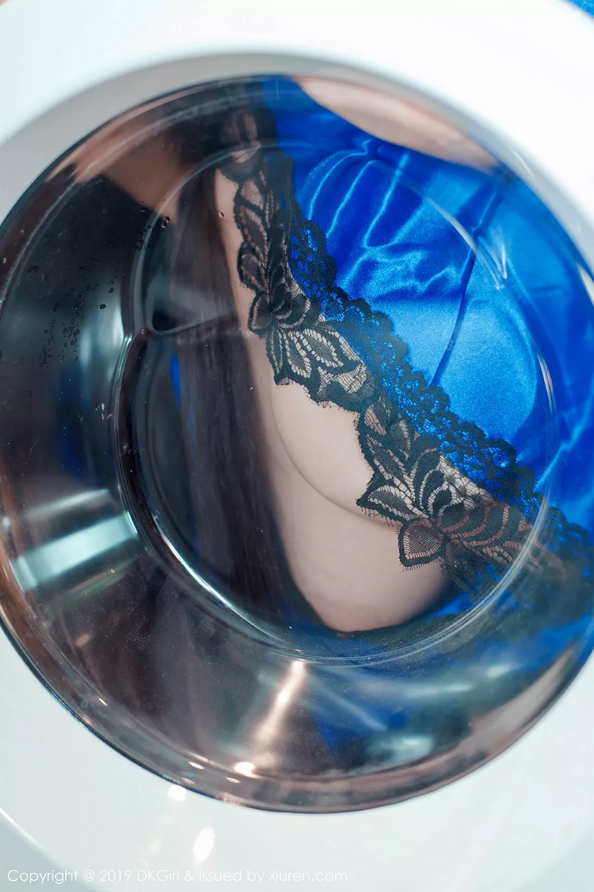 秀人集.com_[DKGirl御女郎]Vol.095_嫩模雪儿Cier私房黑色缕空内衣半脱露傲人豪乳喷血诱惑写真46P