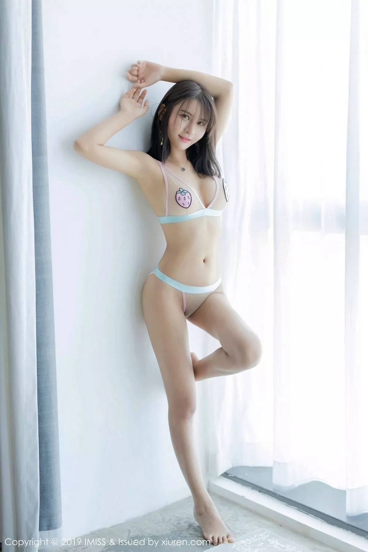 秀人集.com_[IMISS爱蜜社]Vol.329_女神SOLO-尹菲私房黑色蕾丝内衣+透视内衣完美诱惑写真41P