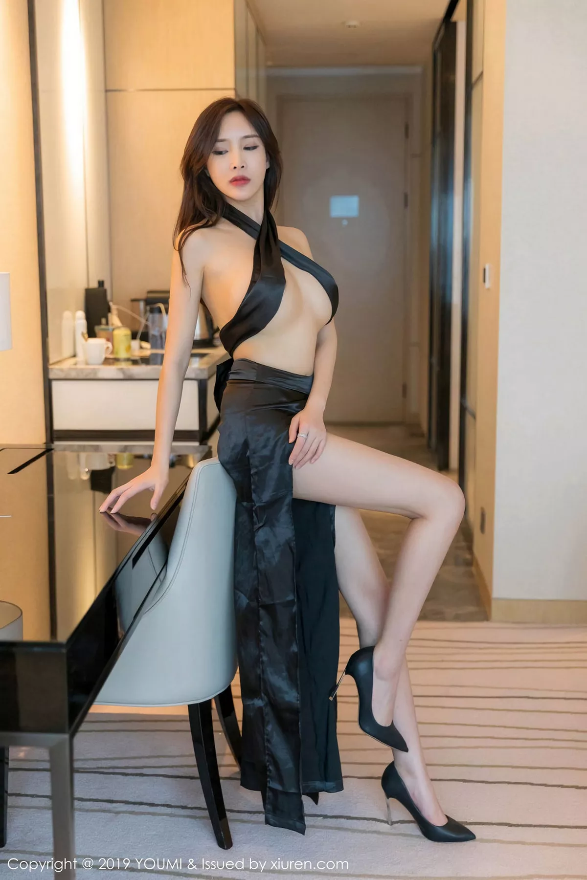 秀人集.com_[YouMi尤蜜荟]Vol.266_女神奶瓶土肥圆性感黑色连身裙+红色蕾丝睡衣秀豪乳诱惑写真51P