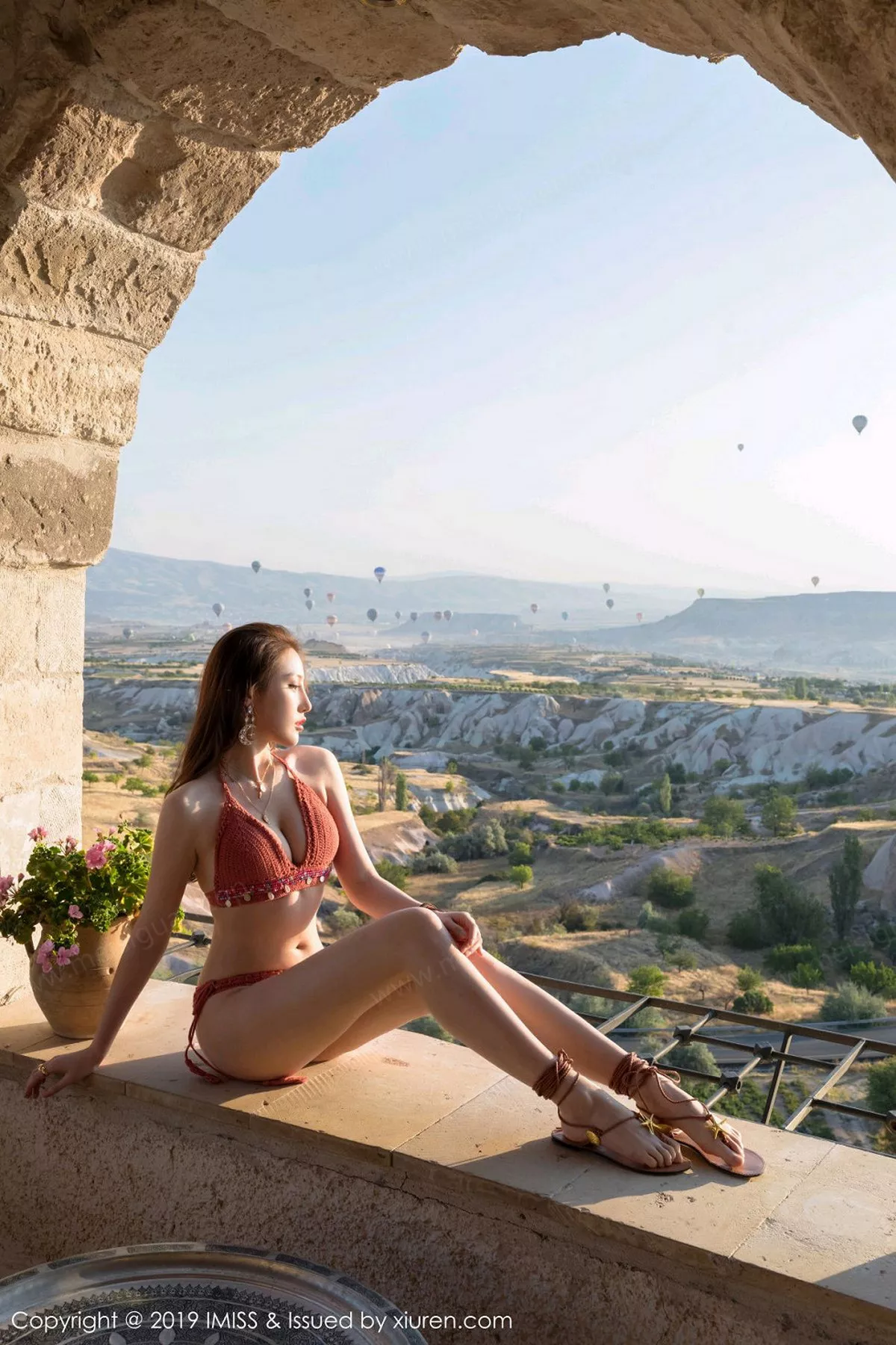 秀人集.com_[IMISS爱蜜社]Vol.321_女神Lynn刘奕宁土耳其旅拍户外性感比基尼秀完美身材写真40P