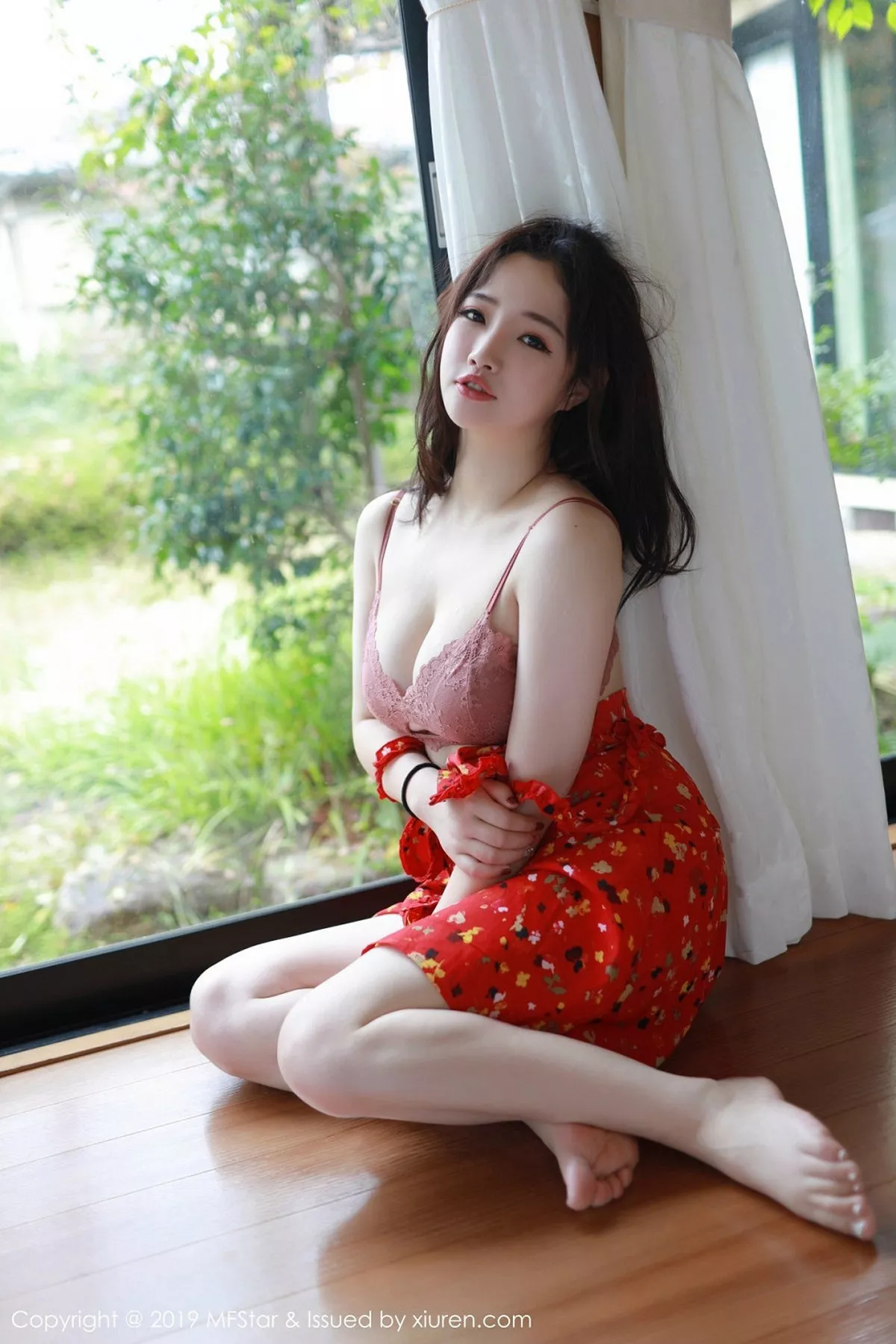 秀人集.com_[MFStar模范学院]Vol.177_女神徐cake日本旅拍半脱露粉色蕾丝内衣秀豪乳诱惑写真30P