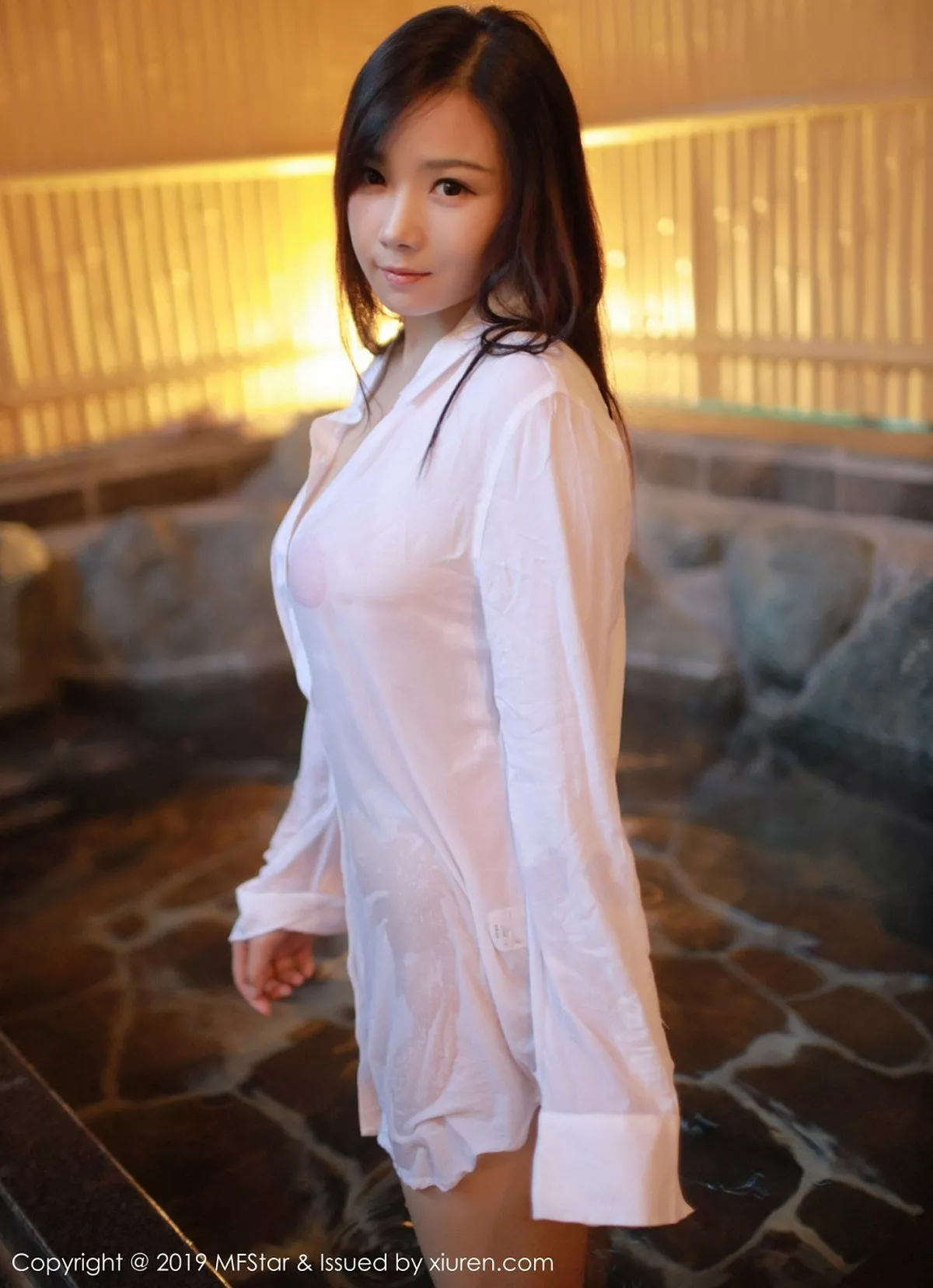 秀人集.com_[MFStar模范学院]Vol.176_女神徐微微miar日本旅拍浴池里真空白衬衣湿身诱惑写真41P