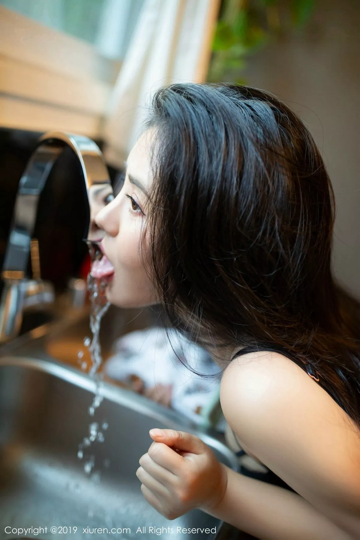 秀人集.com_[XiuRen秀人网]No.1387_女神Manuela玛鲁娜心愿旅拍黑丝OL半脱露丰乳肥臀诱惑写真45P