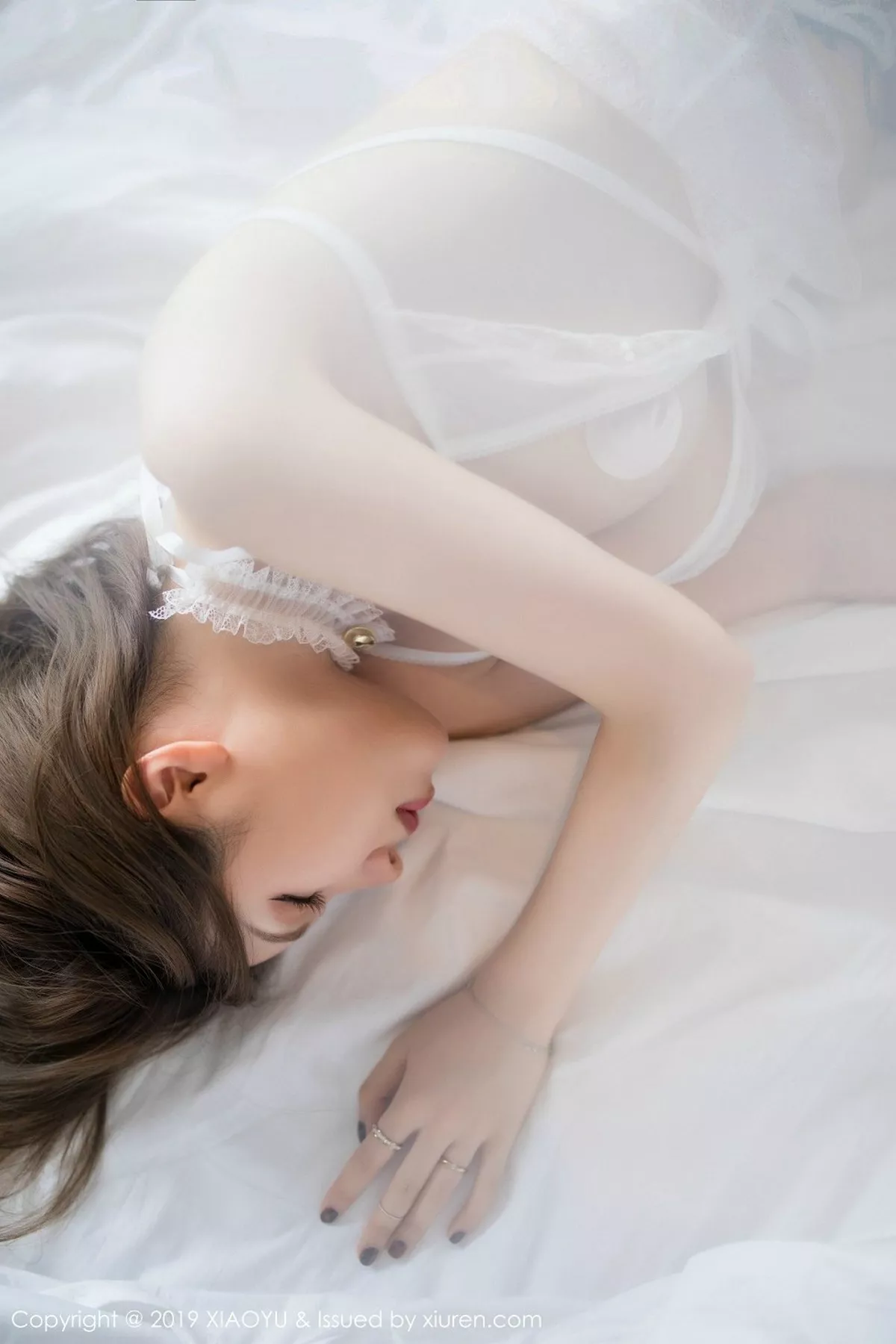 秀人集.com_[XiaoYu画语界]Vol.047_女神黄乐然普吉岛旅拍白色蕾丝薄纱秀完美身材诱惑写真60P