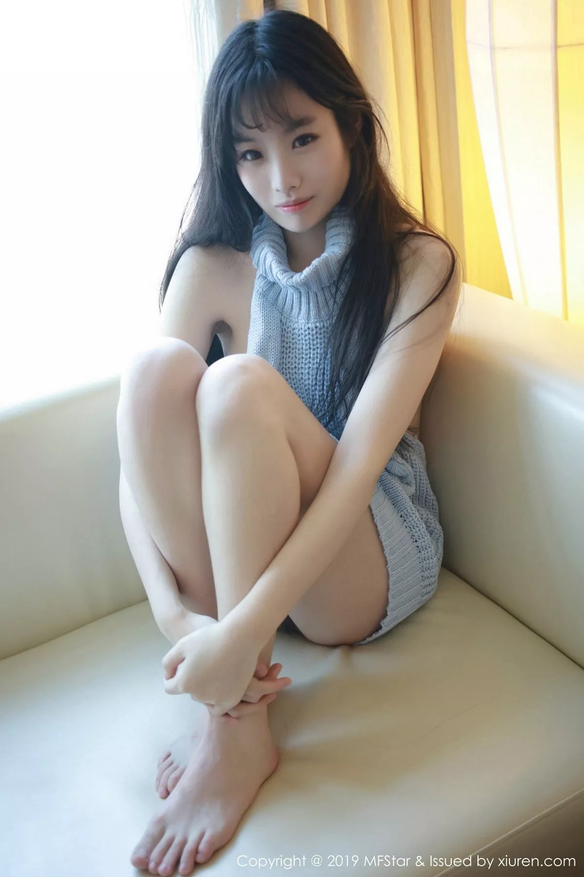 秀人集.com_[MFStar模范学院]Vol.189_嫩模草莓兔兔私房开背毛衣露豪乳翘臀撩人诱惑写真31P