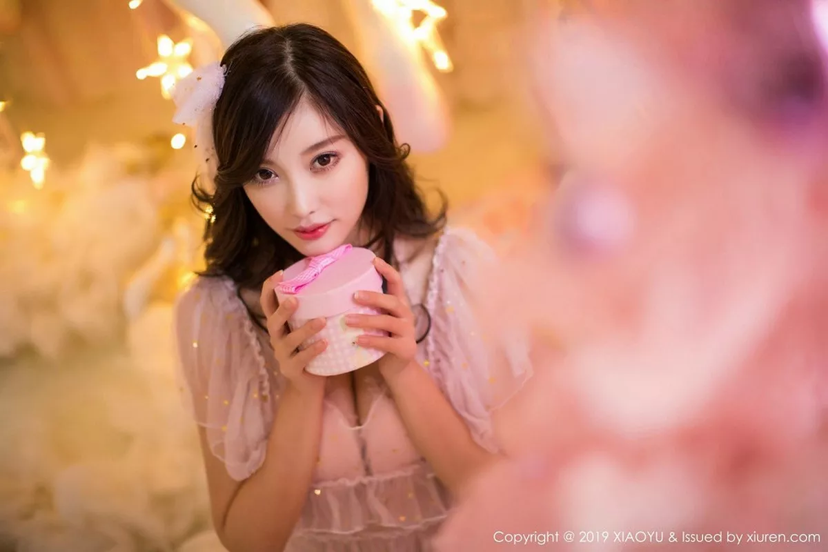 秀人集.com_[XiaoYu画语界]Vol.059_女神杨晨晨sugar圣诞主题性感内衣秀火辣身材诱惑写真45P