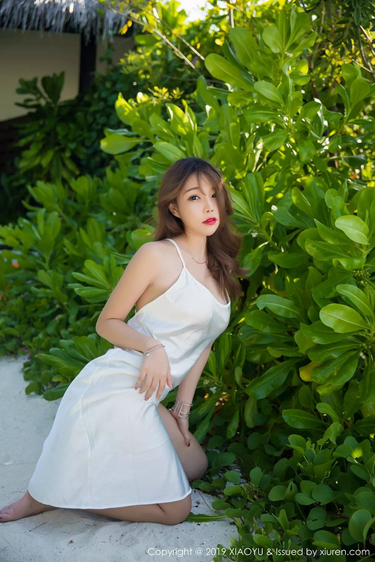 秀人集.com_[XiaoYu画语界]Vol.063_女神芝芝Booty马尔代夫旅拍私房吊带黑丝妩媚诱惑写真54P