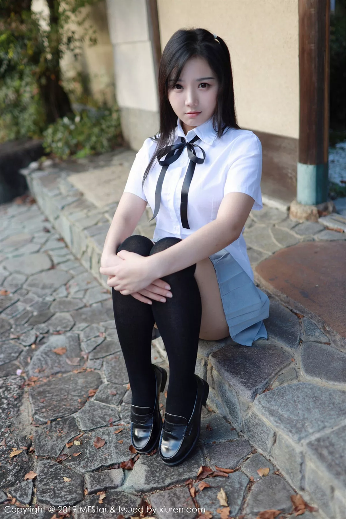 秀人集.com_[MFStar模范学院]Vol.193_女神徐微微miar日本旅拍户外学生JK制服清爽迷人写真40P