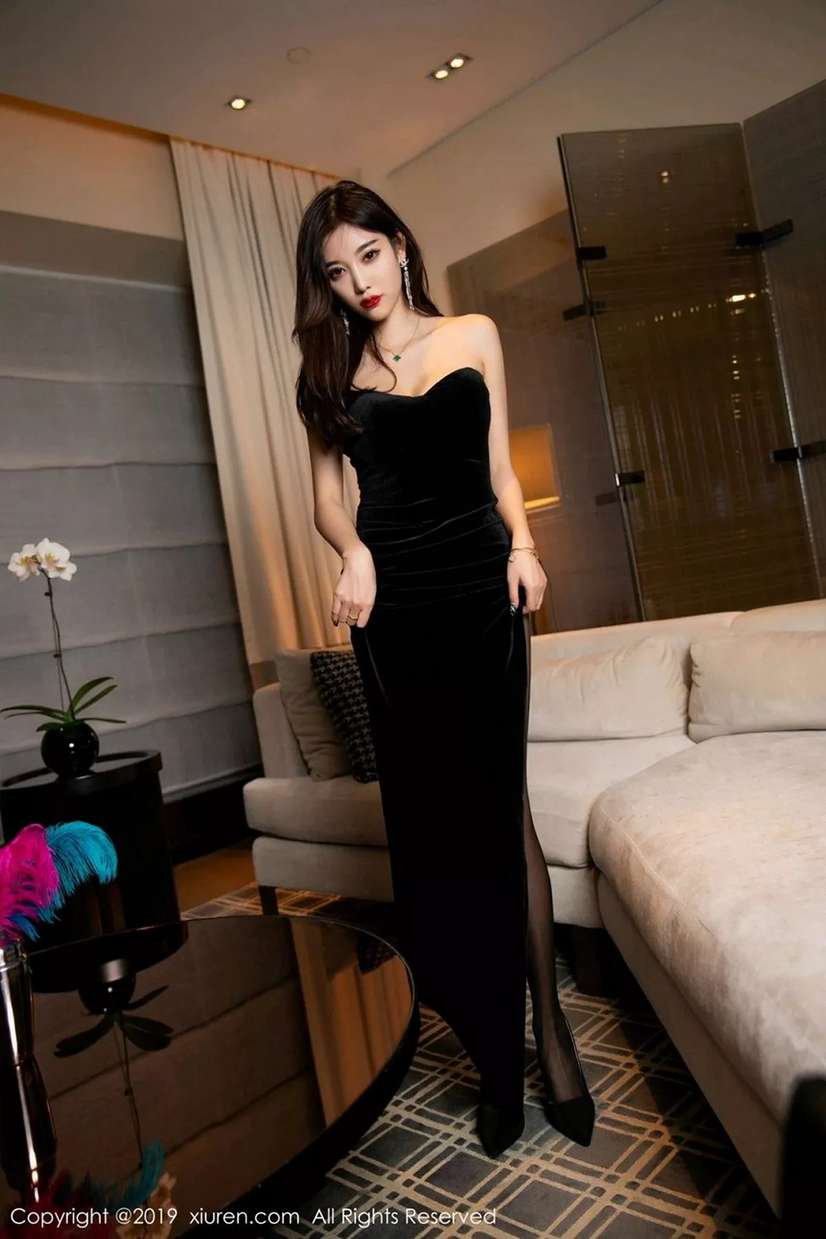 秀人集.com_[XiuRen秀人网]No.1483_女神杨晨晨sugar私房黑色连身裙配无内黑丝裤袜惹火诱惑写真86P