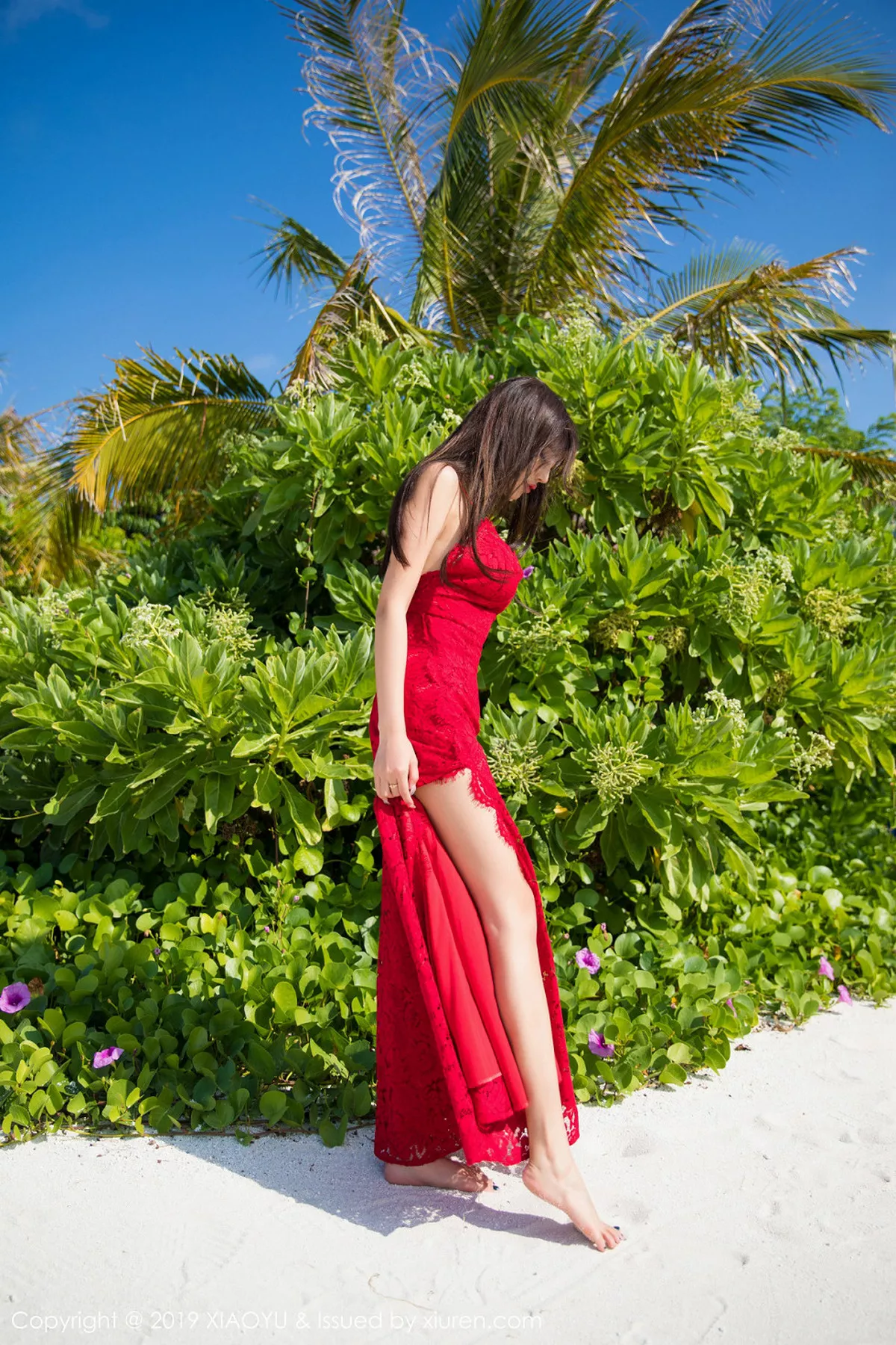 秀人集.com_[XiaoYu画语界]Vol.084_女神杨晨晨sugar马尔代夫旅拍牛仔裤配白色内衣诱惑写真52P