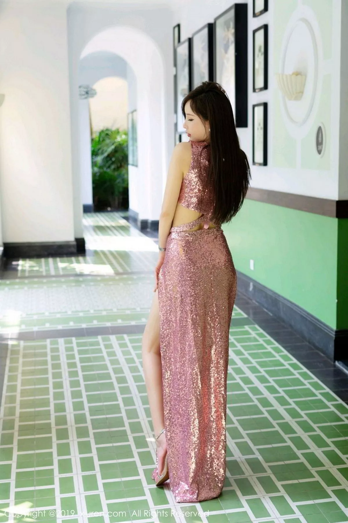 秀人集.com_[XiuRen秀人网]No.1511_女神奶瓶土肥圆富国岛旅拍私房缕空黑色连体衣销魂诱惑写真58P