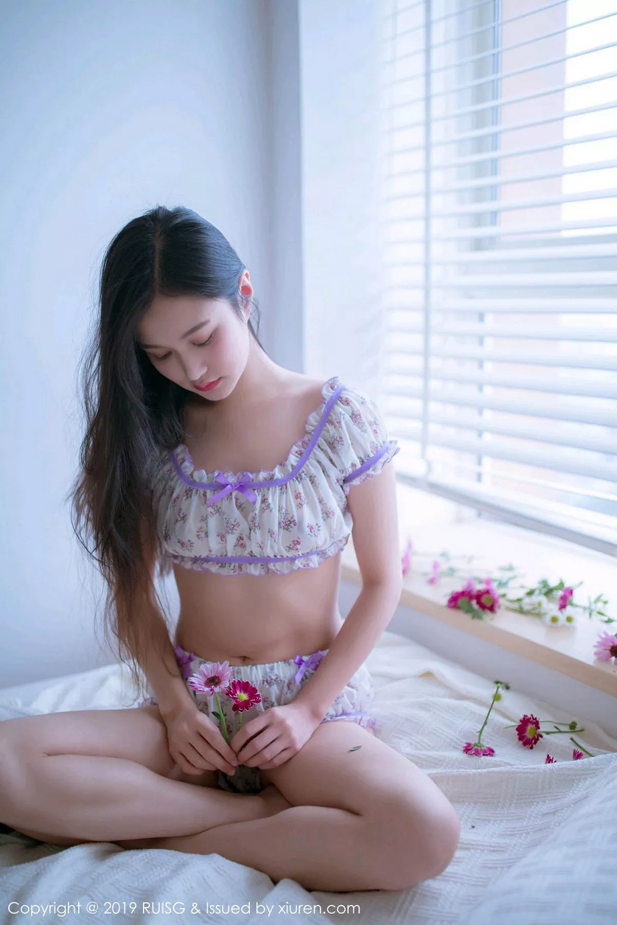 秀人集.com_[RUISG瑞丝馆]Vol.068_嫩模深紫Julie私房清甜可人草帽女孩系列靓丽迷人写真49P