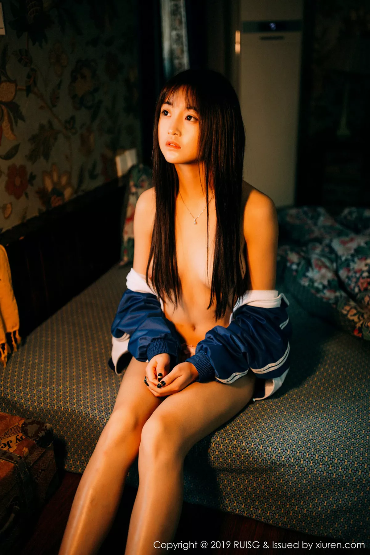 秀人集.com_[RUISG瑞丝馆]Vol.069_嫩模圆圆Daphne私房脱运动服露花色内衣秀完美身材诱惑写真51P