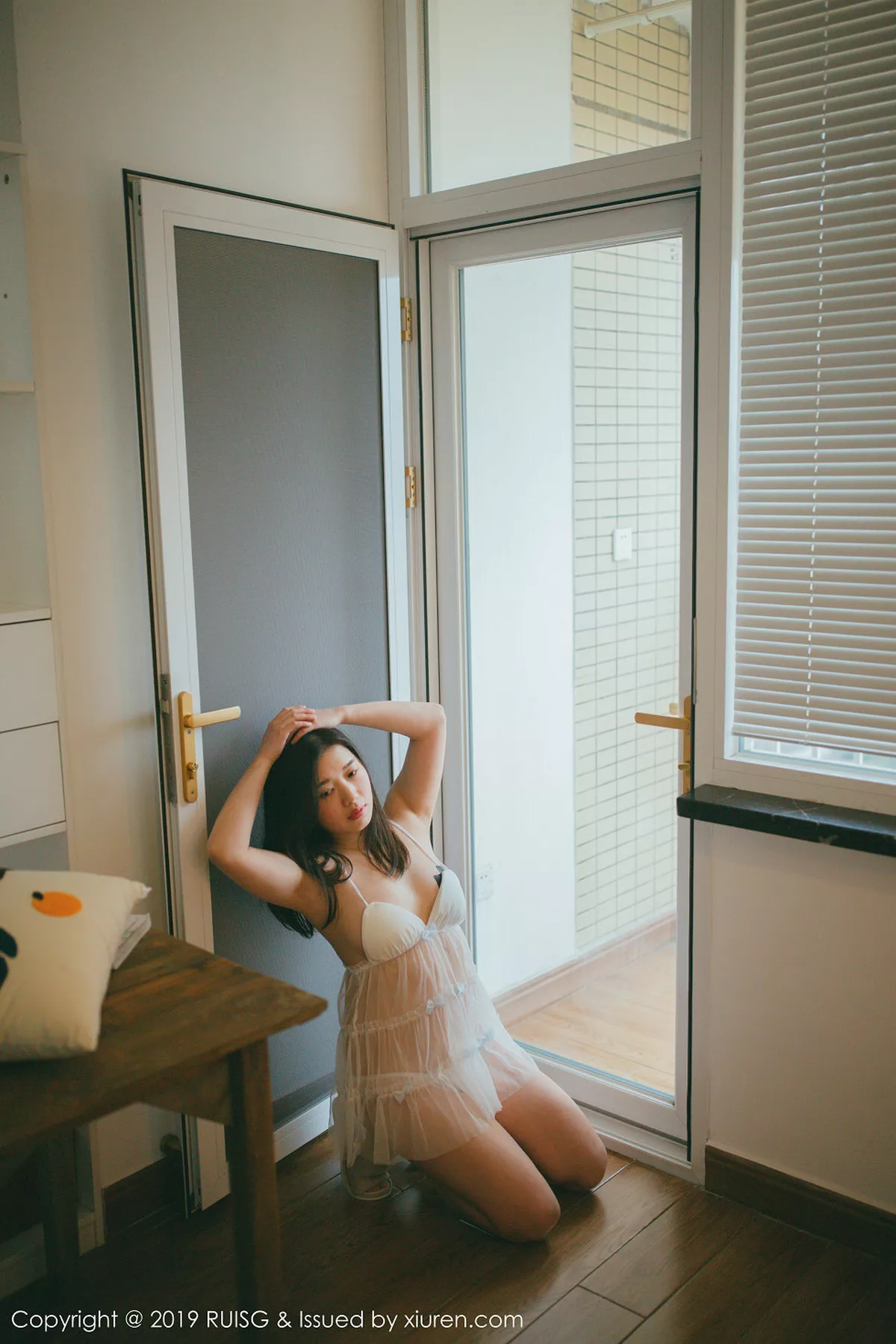秀人集.com_[RUISG瑞丝馆]Vol.073_嫩模浪漫果味居家私房薄纱透视内衣秀完美身材诱惑写真35P