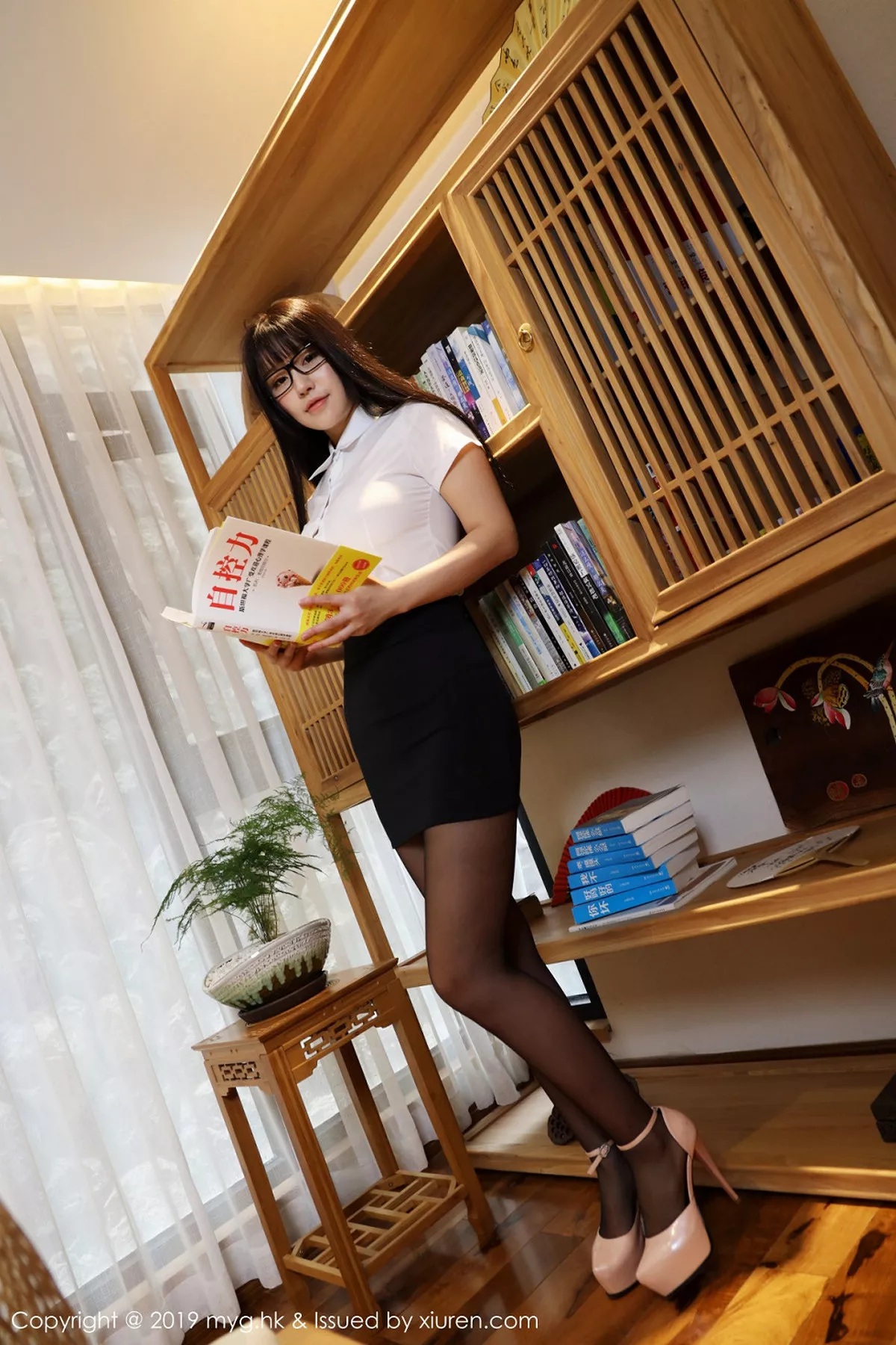 秀人集.com_[MyGirl美媛馆]Vol.368_女神Flower朱可儿大理旅拍秘书黑丝OL制服半露豪乳诱惑写真101P