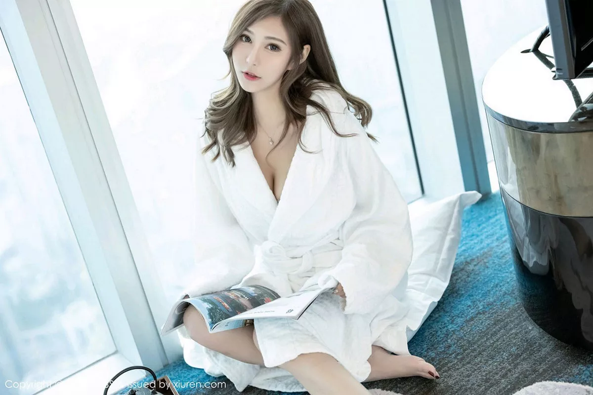 秀人集.com_[IMISS爱蜜社]Vol.356_气质美女Cccil私房灰色内衣秀魔鬼身材傲人豪乳惹火诱惑写真40P