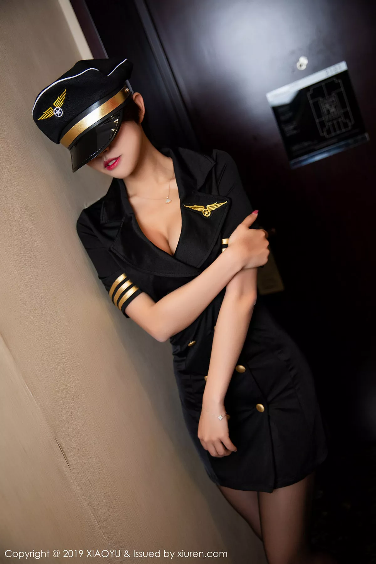 秀人集.com_[XiaoYu画语界]Vol.100_女神冯木木LRIS私房空乘制服配黑色蕾丝吊袜妩媚诱惑写真74P