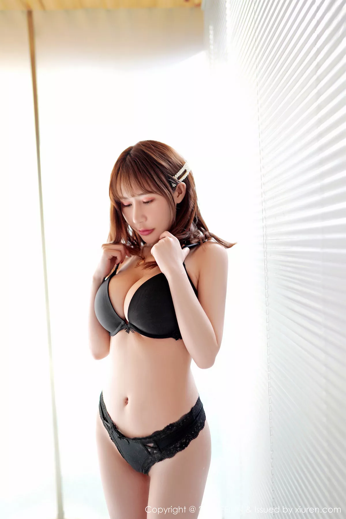 秀人集.com_[FeiLin嗲囡囡]Vol.199_嫩模苏可er清新甜美颜值下娇嫩肌肤秀傲人豪乳诱惑写真51P