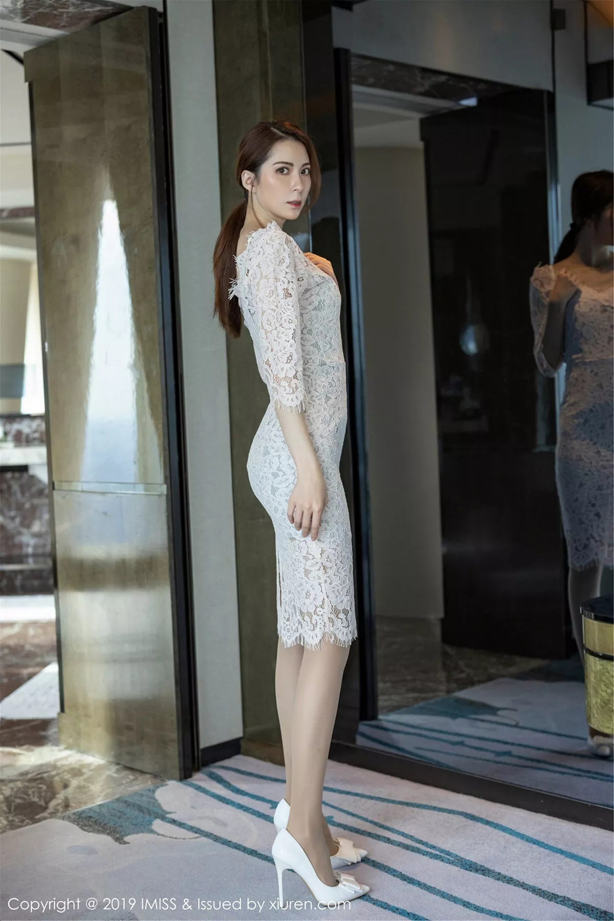 秀人集.com_[IMISS爱蜜社]Vol.366_嫩模Carry私房白色缕空连身裙全脱露性感内衣完美诱惑写真37P
