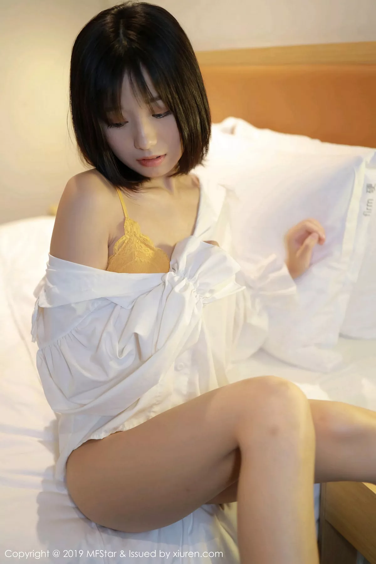 秀人集.com_[MFStar模范学院]Vol.203_嫩模仓井优香居家床上脱性感白衬衣大尺度全裸惹火诱惑写真66P