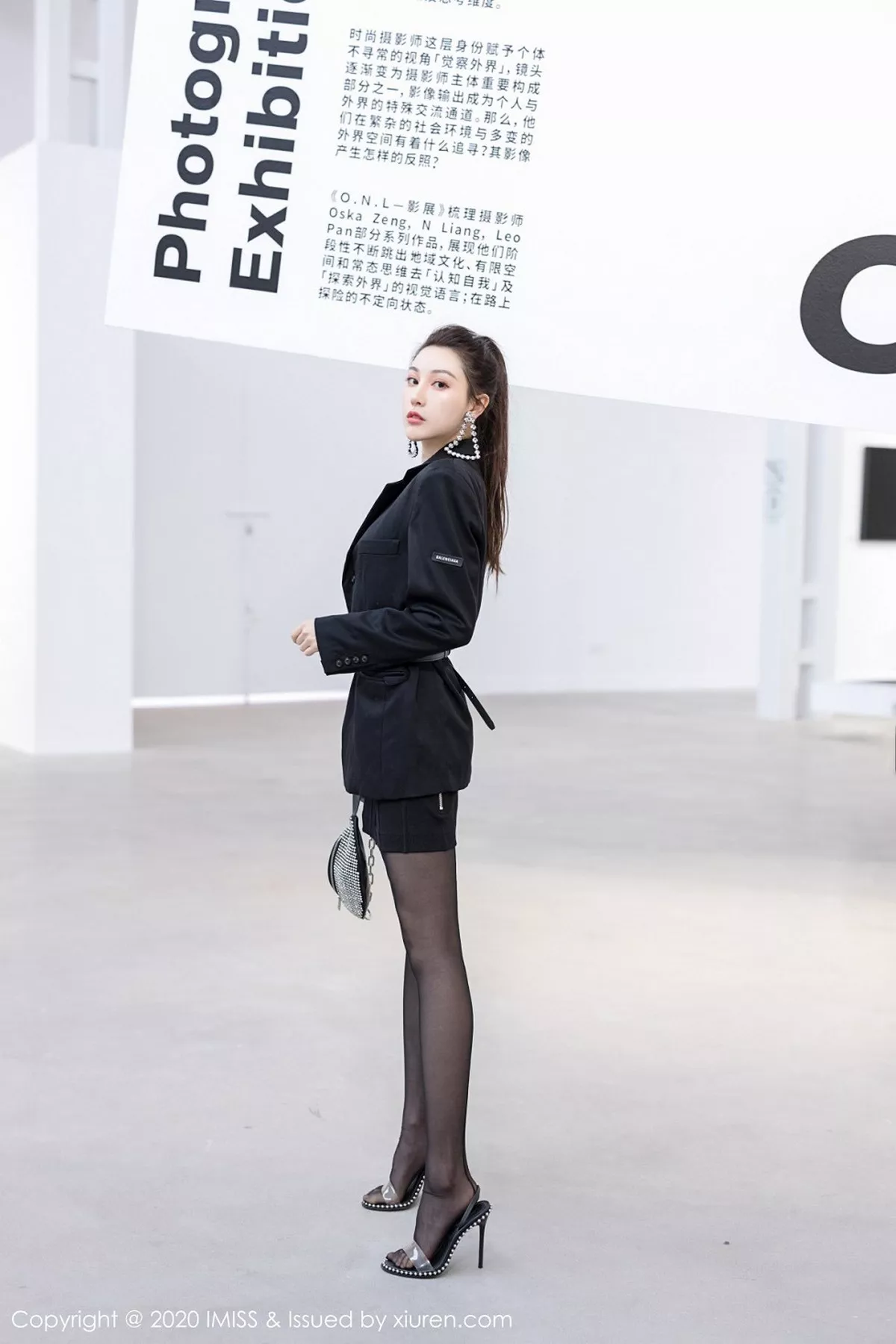 秀人集.com_[IMISS爱蜜社]Vol.443_气质女神Lynn刘奕宁明亮空间拍摄主题高挑身材迷人写真41P