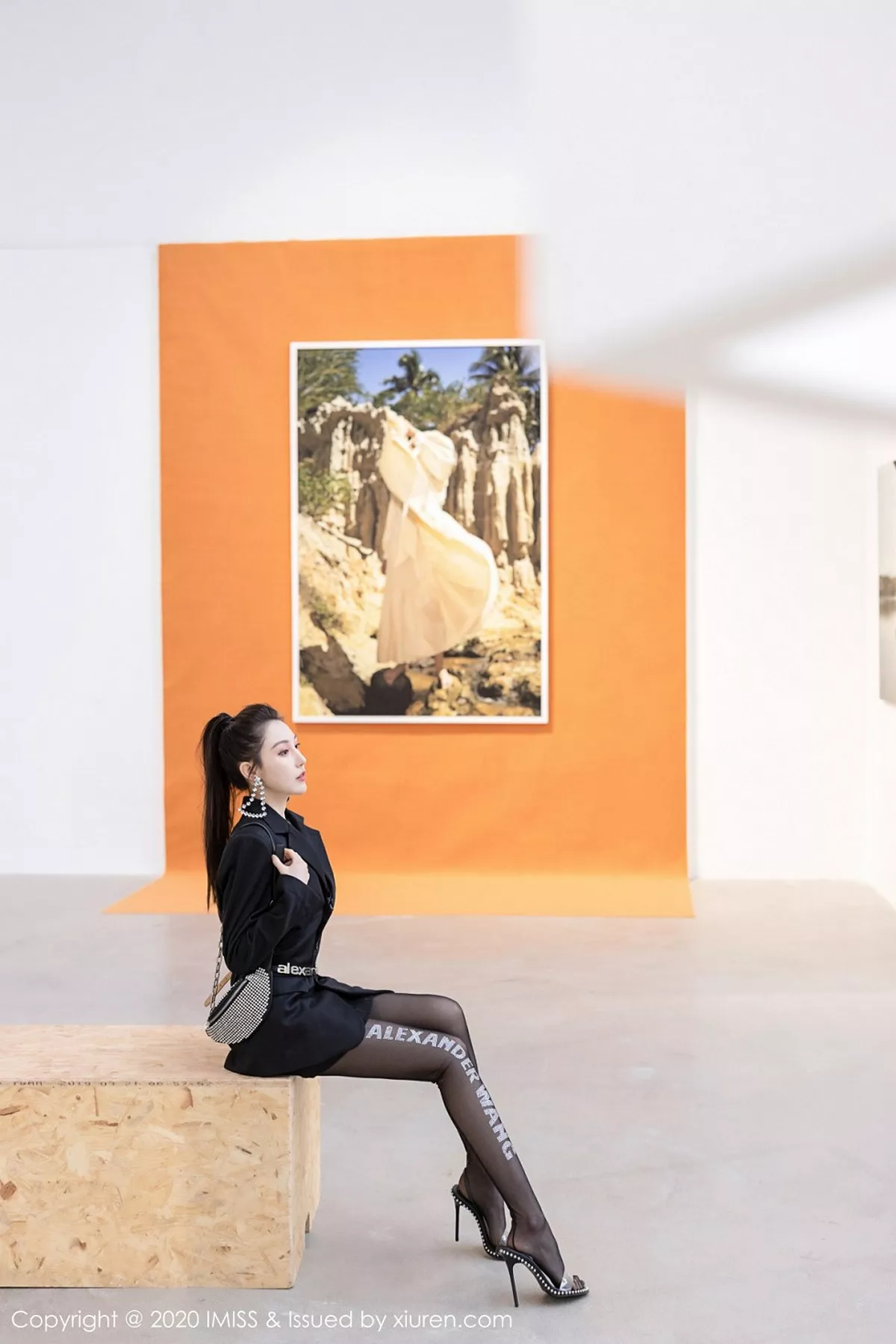 秀人集.com_[IMISS爱蜜社]Vol.443_气质女神Lynn刘奕宁明亮空间拍摄主题高挑身材迷人写真41P