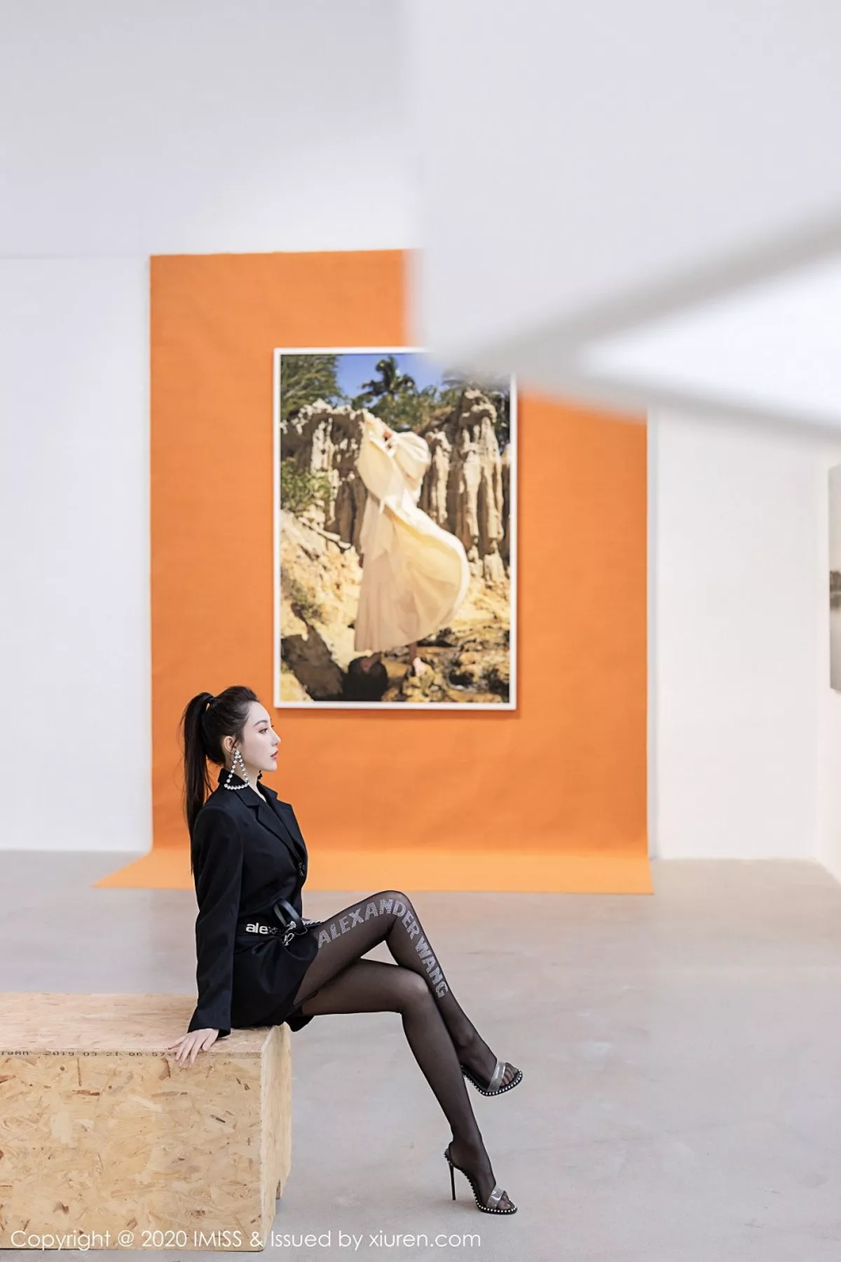 秀人集.com_[IMISS爱蜜社]Vol.443_气质女神Lynn刘奕宁明亮空间拍摄主题高挑身材迷人写真41P