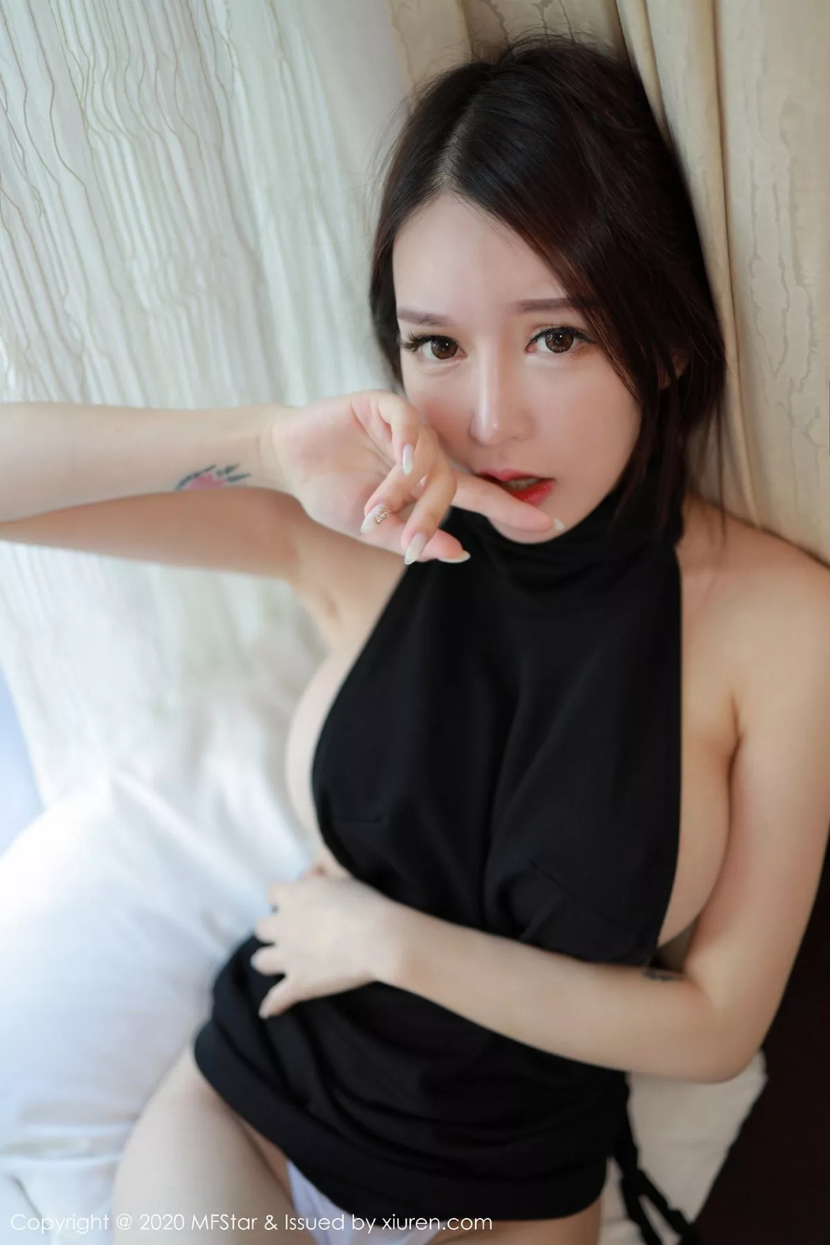 秀人集.com_[MFStar模范学院]Vol.274_嫩模玉兔miki私房黑色开背毛衣侧露豪乳惹火诱惑写真62P