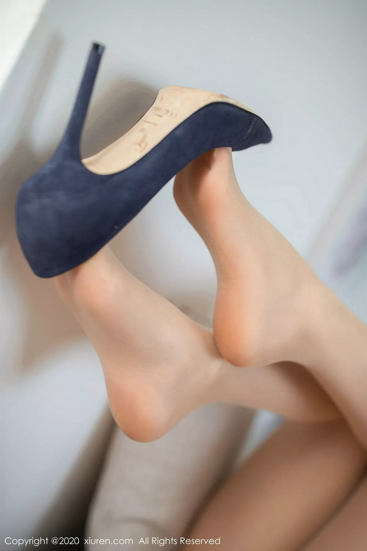 秀人集.com_[XiuRen秀人网]No.2016_嫩模就是阿朱啊东欧旅拍性感职业装半脱秀火辣身材极致诱惑写真110P