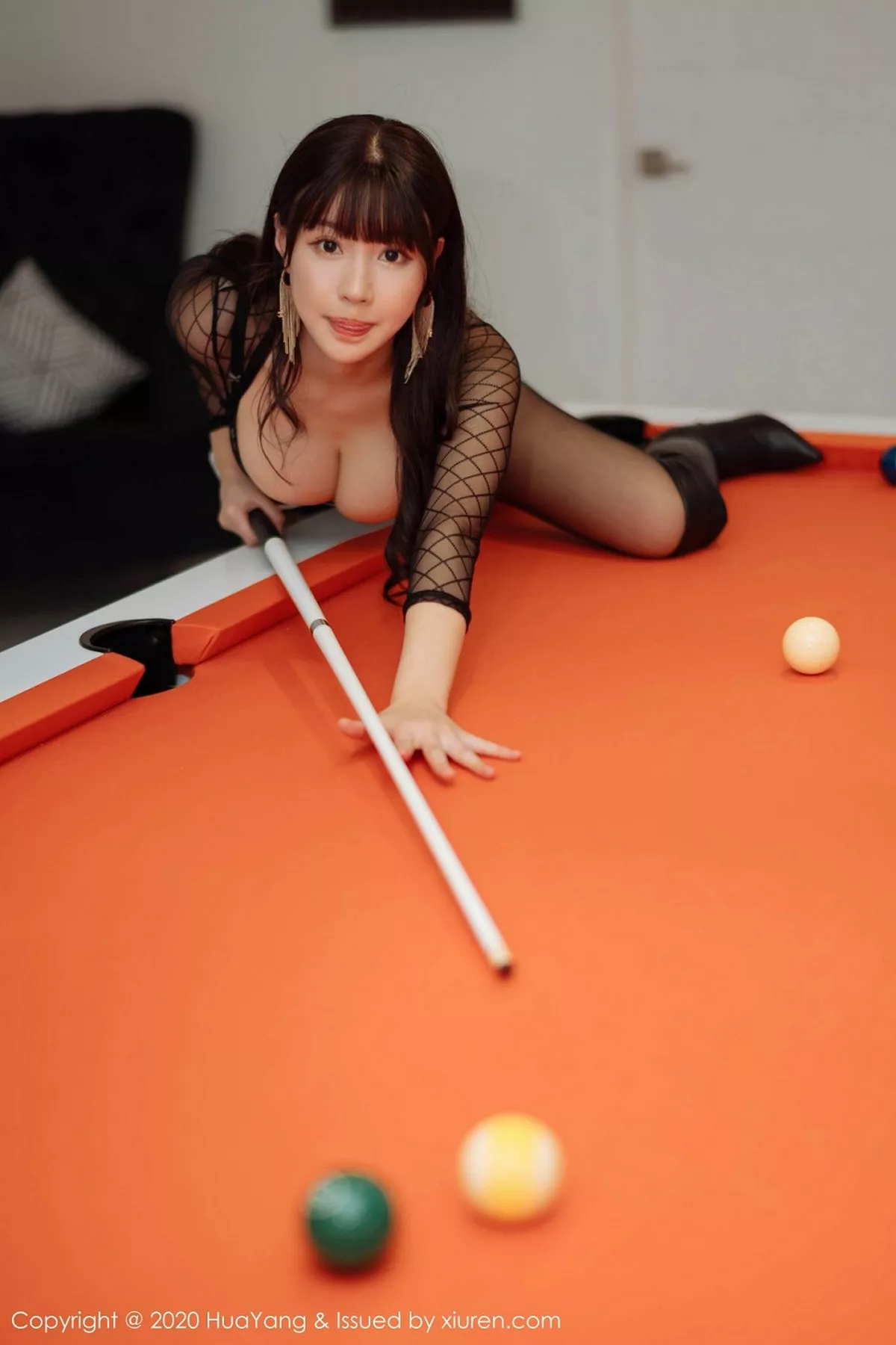 秀人集.com_[HuaYang花漾]Vol.223_女神朱可儿Flower普吉岛旅拍室内台球室主题劲爆身材诱惑写真53P