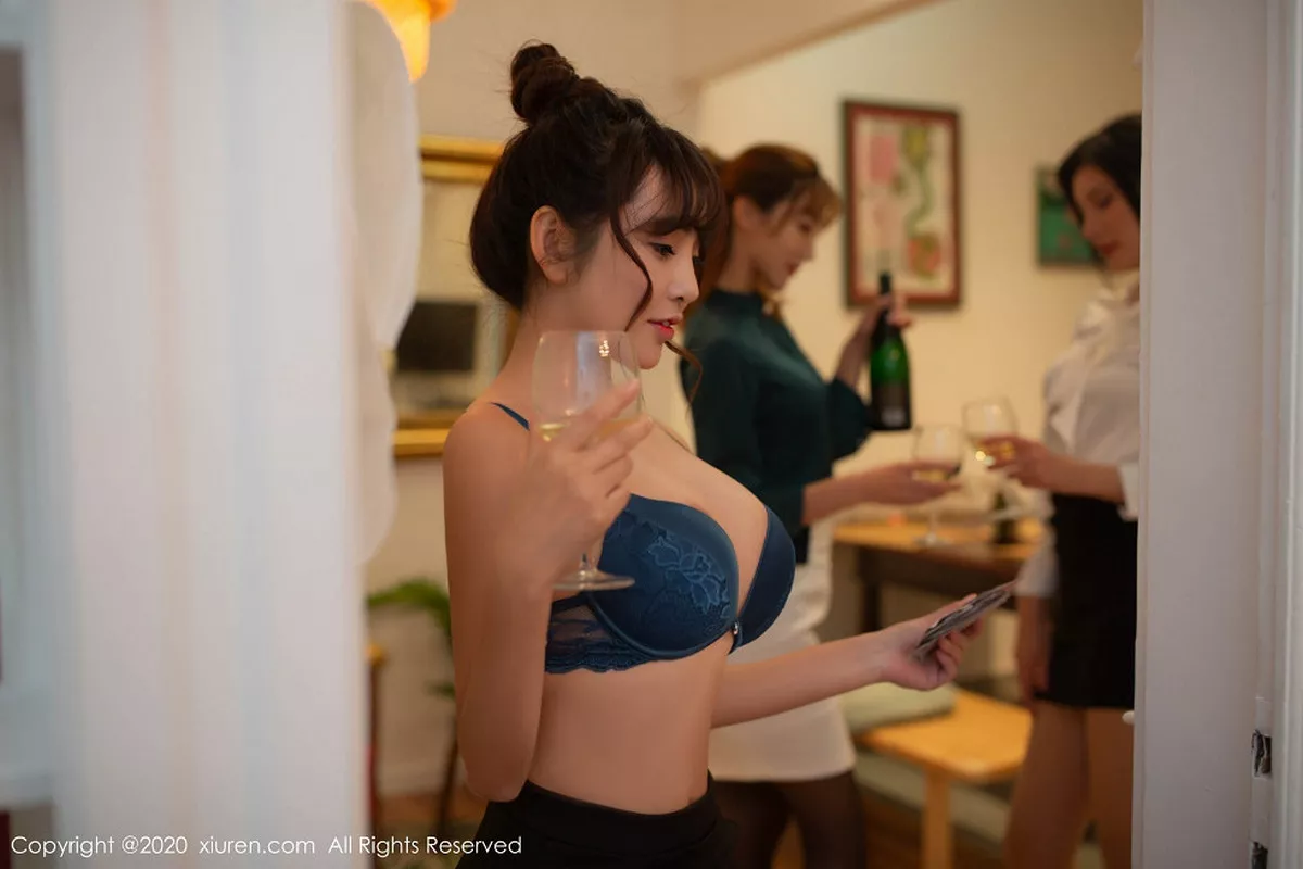 秀人集.com_[XiuRen秀人网]No.1969_新春特辑系列模特合集陆萱萱等三大女神酒店玩扑克剧情写真75P