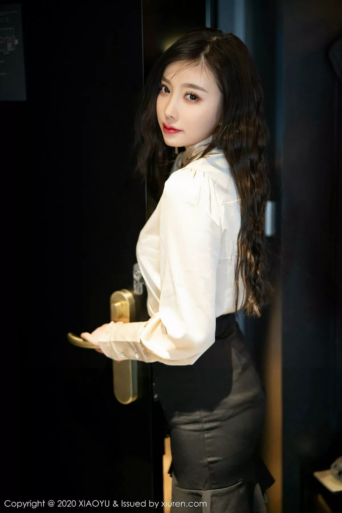 秀人集.com_[XiaoYu画语界]Vol.263_女神杨晨晨sugar济州岛旅拍精致镂空内衣配黑丝袜诱惑写真106P