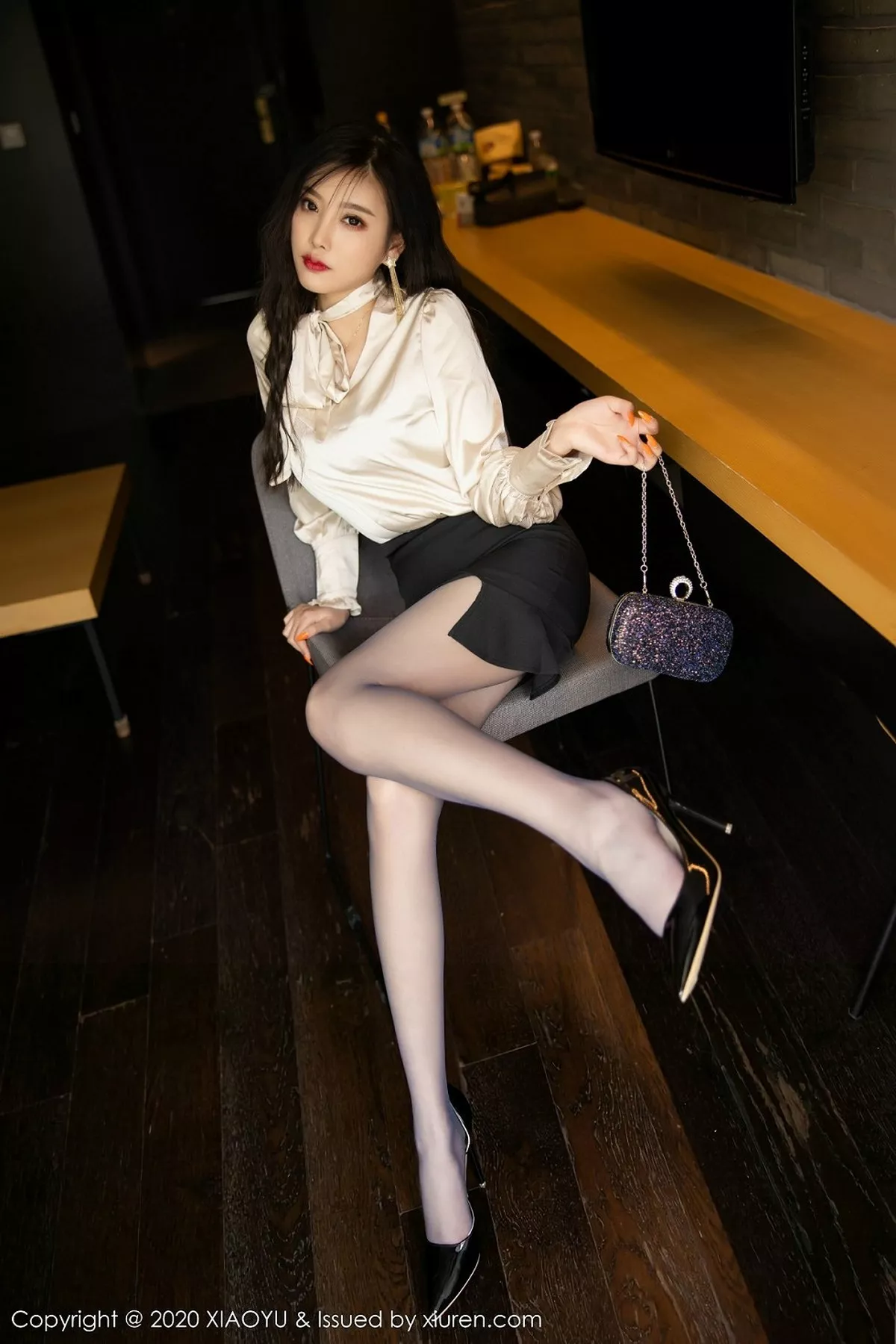 秀人集.com_[XiaoYu画语界]Vol.263_女神杨晨晨sugar济州岛旅拍精致镂空内衣配黑丝袜诱惑写真106P