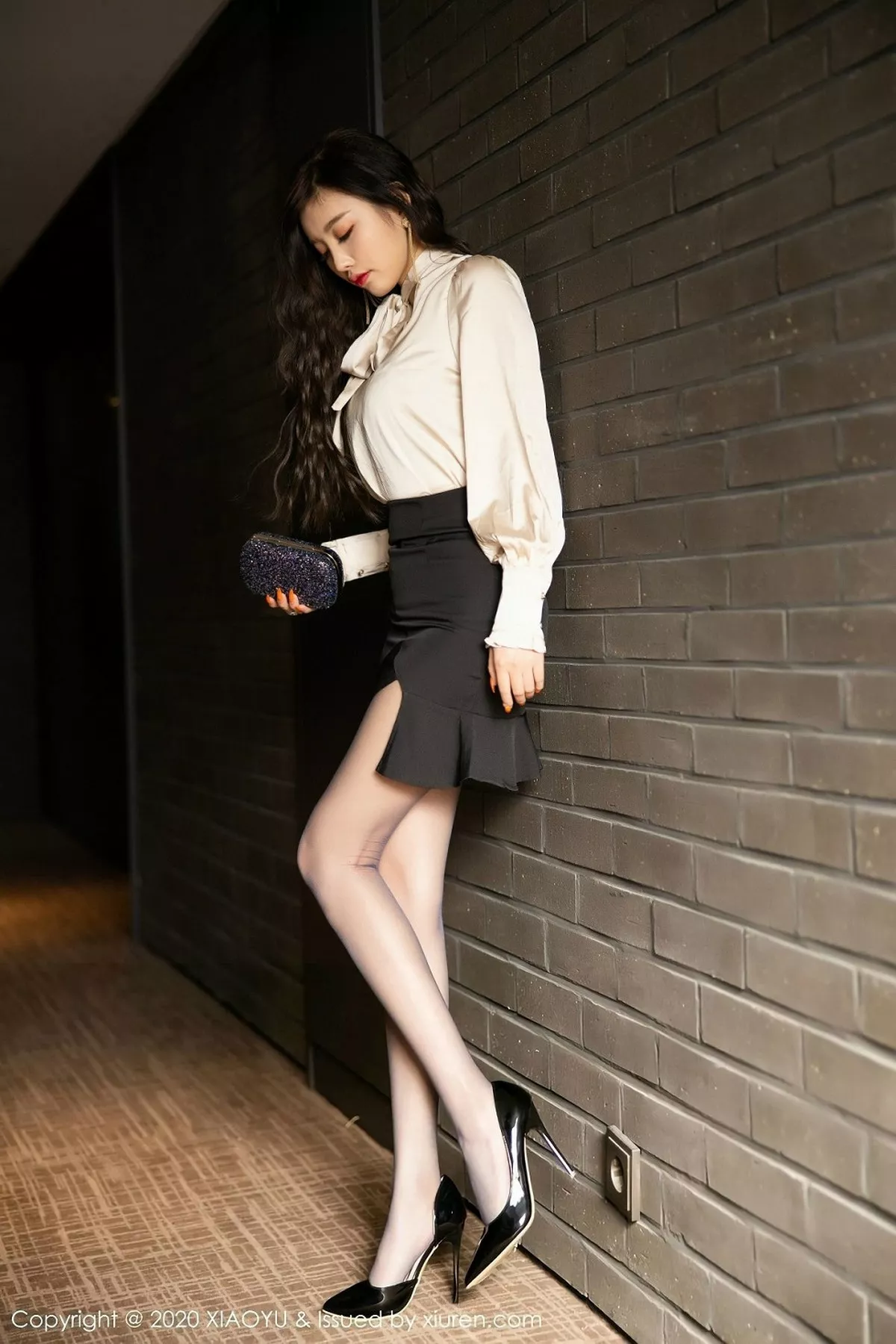 秀人集.com_[XiaoYu画语界]Vol.263_女神杨晨晨sugar济州岛旅拍精致镂空内衣配黑丝袜诱惑写真106P