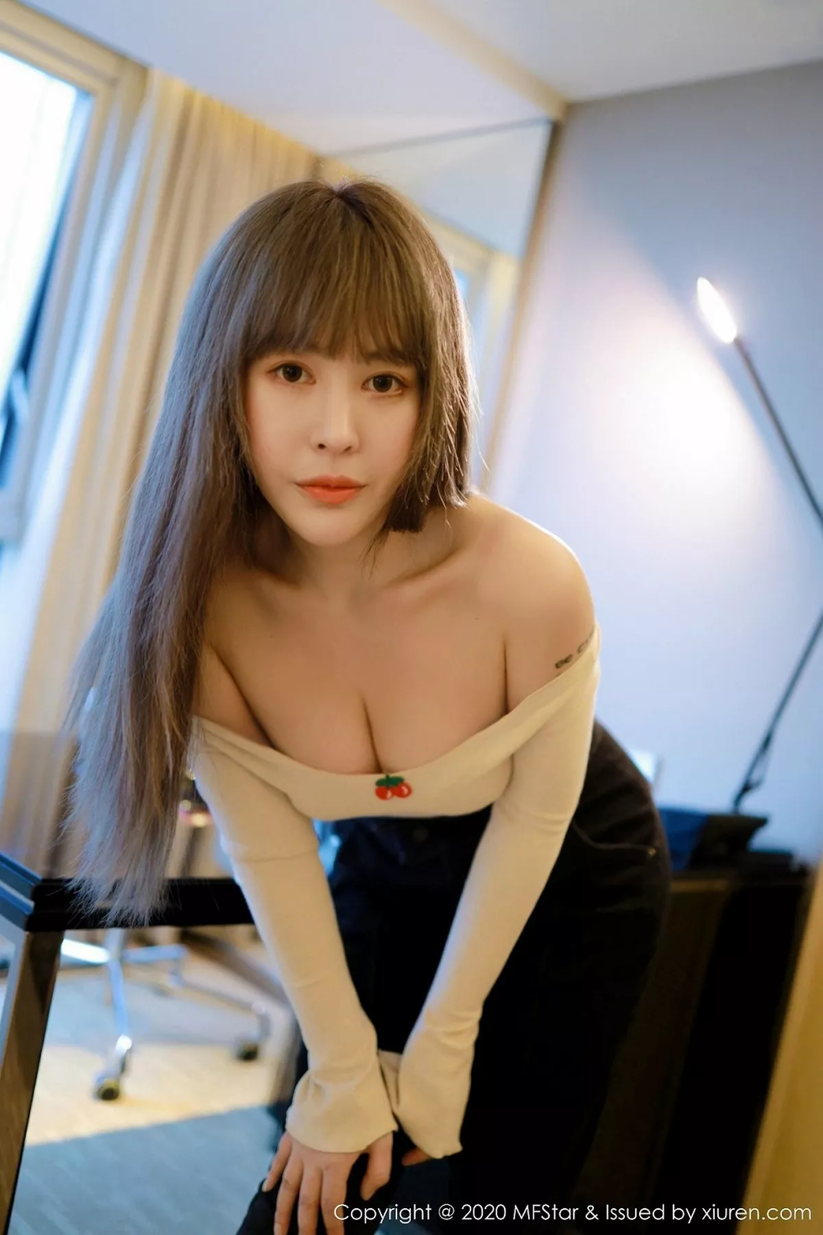 秀人集.com_[MFStar模范学院]Vol.284_嫩模艾莉Evelyn私房性感白色内衣秀雪白酥胸诱惑写真63P