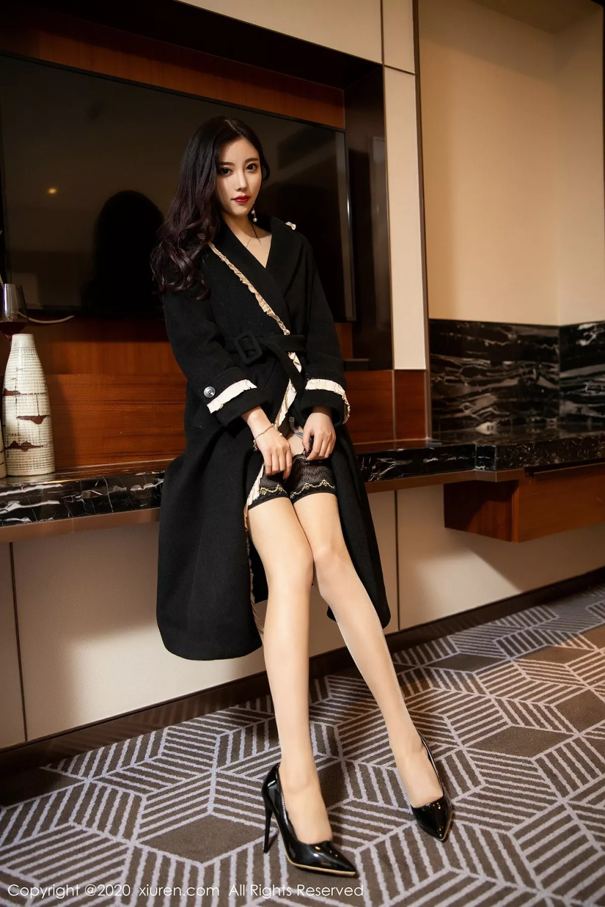 秀人集.com_[XiuRen秀人网]No.2051_女神杨晨晨sugar私房灰色情趣内衣配吊带丝袜极致魅惑写真81P